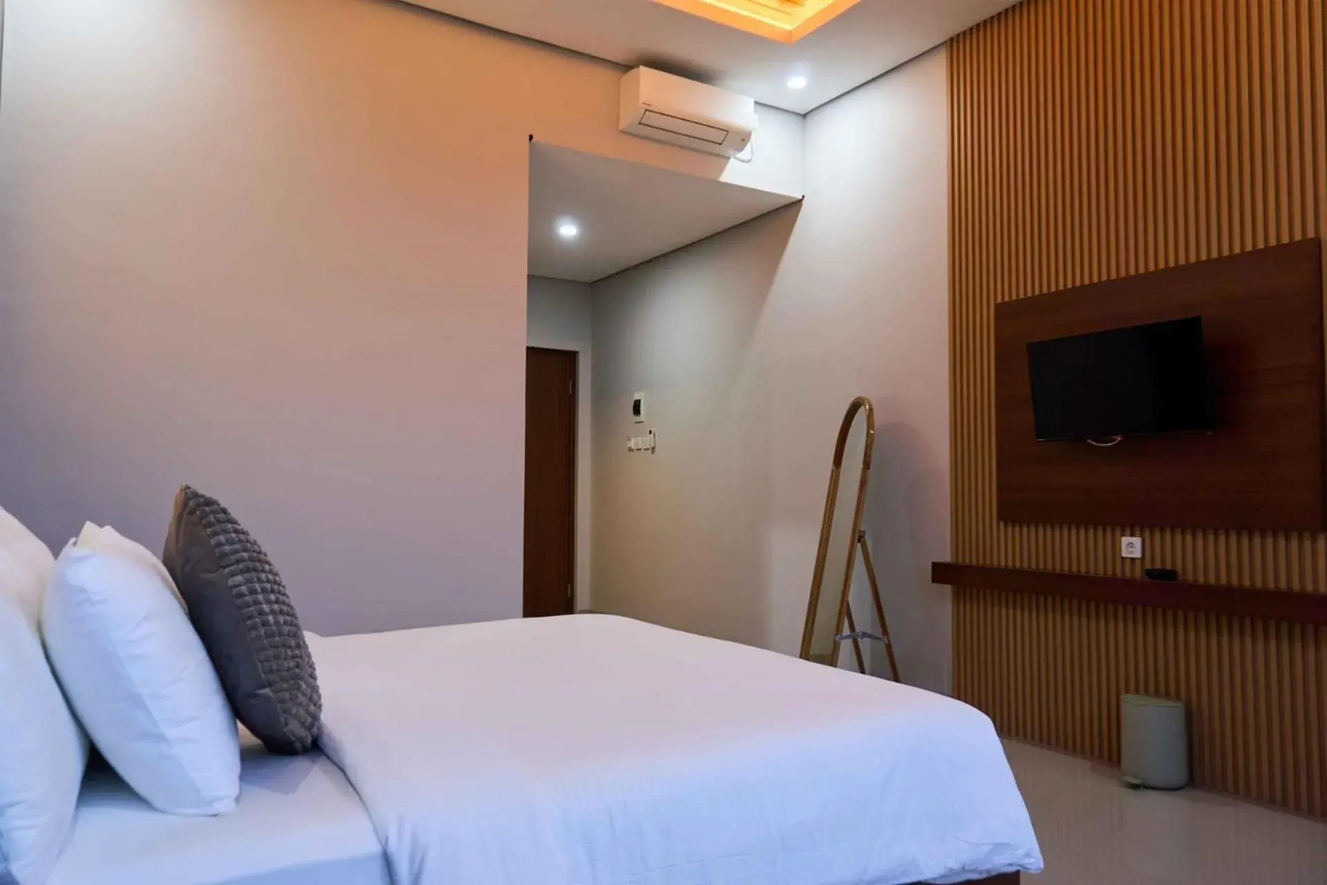 Bedroom, Bed in Sakanti Inn Wonosobo Bedroom, Bed in Sakanti Inn Wonosobo