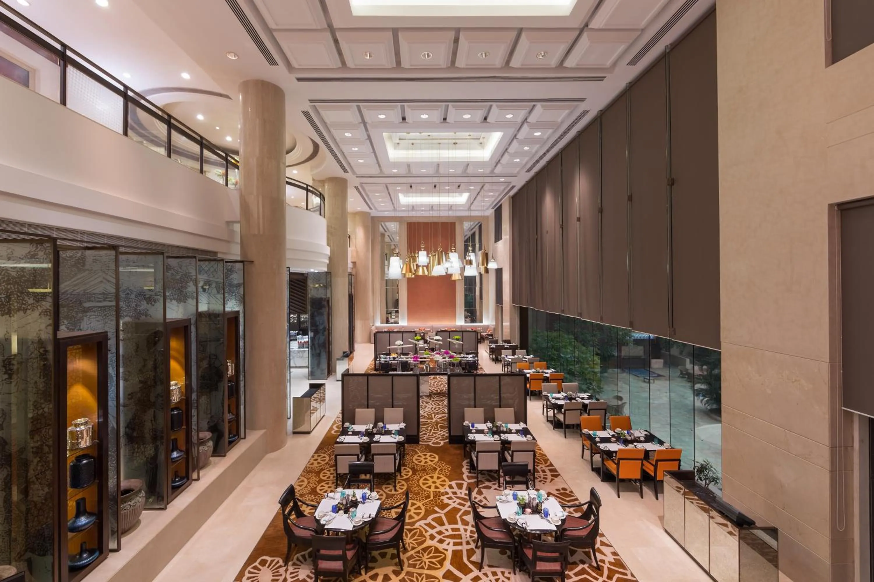 Restaurant/places to eat in Sheraton New Delhi Hotel