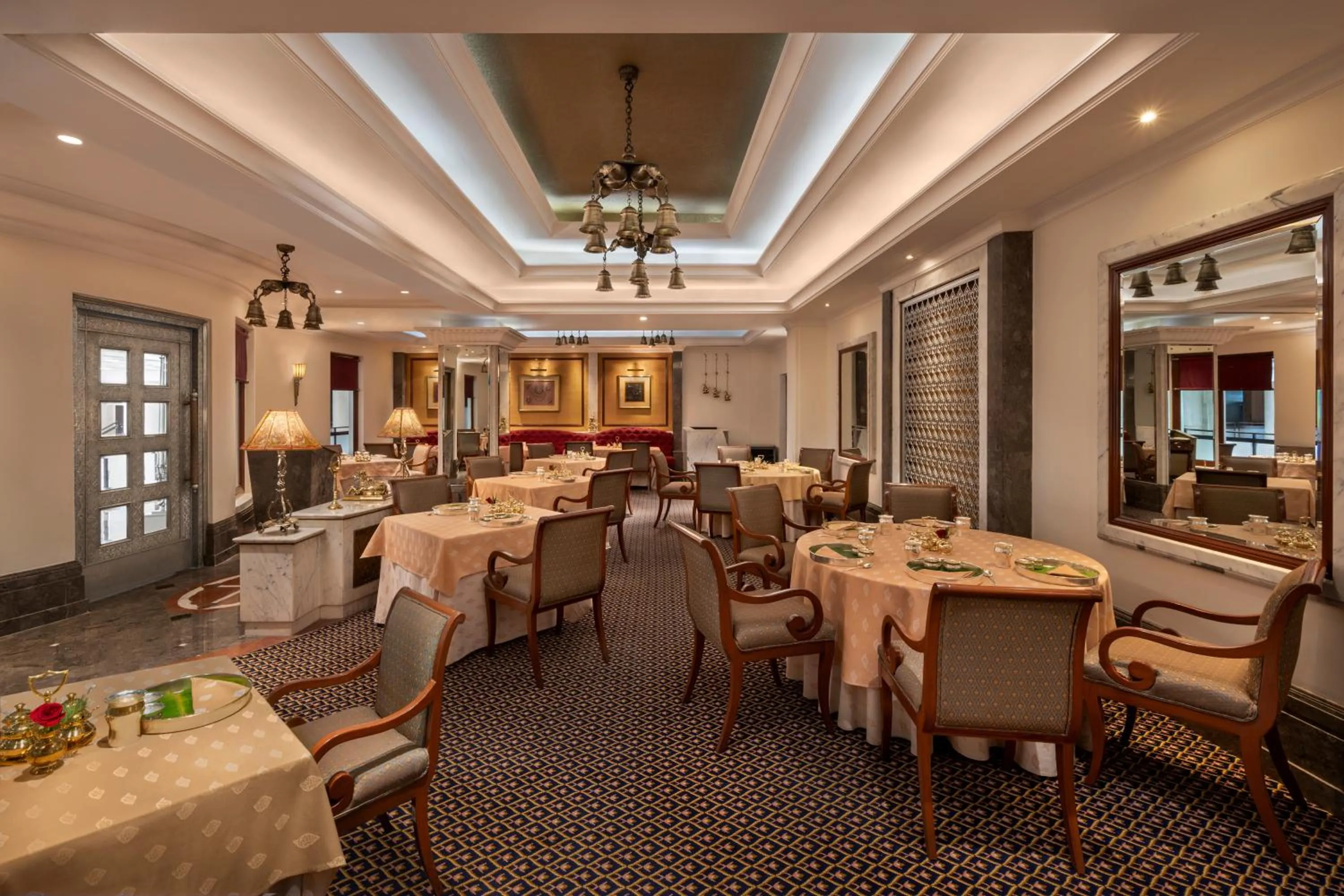 Restaurant/places to eat in Sheraton New Delhi Hotel