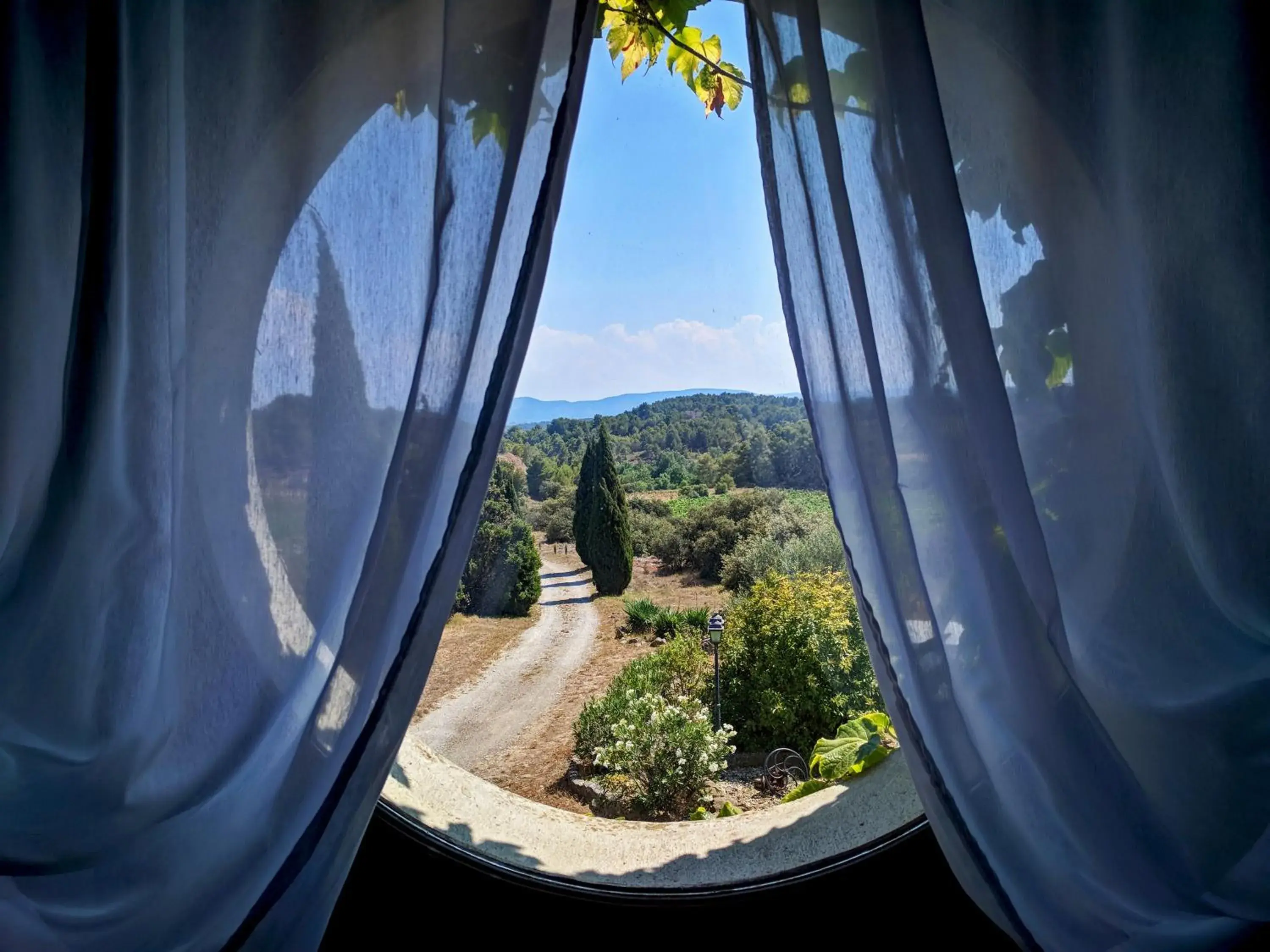Comfort Triple Room in Domaine de Palats Comfort Triple Room in Domaine de Palats