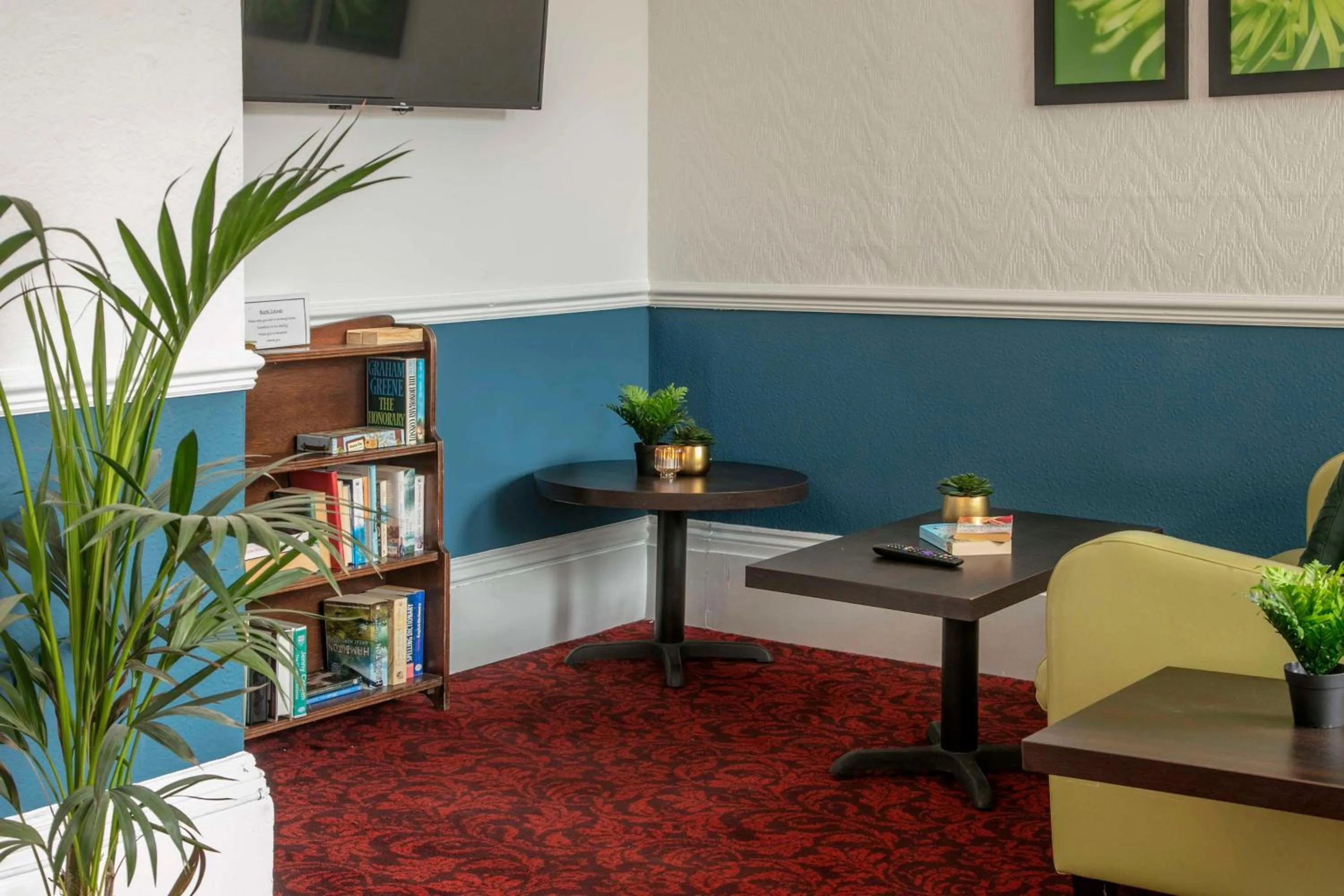 Lounge or bar in Tor Park Hotel