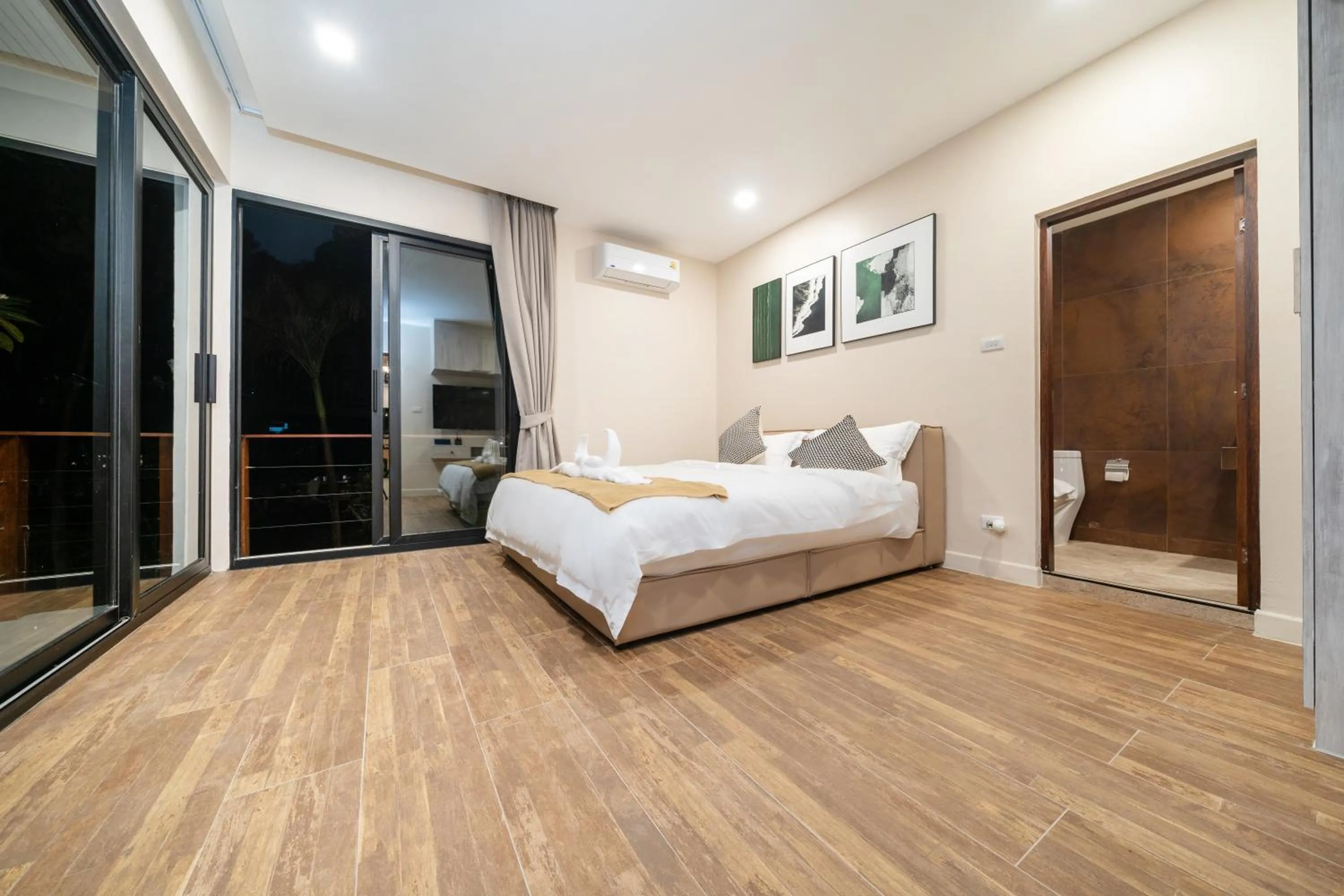 Bedroom, Bed in patong hill villa 3