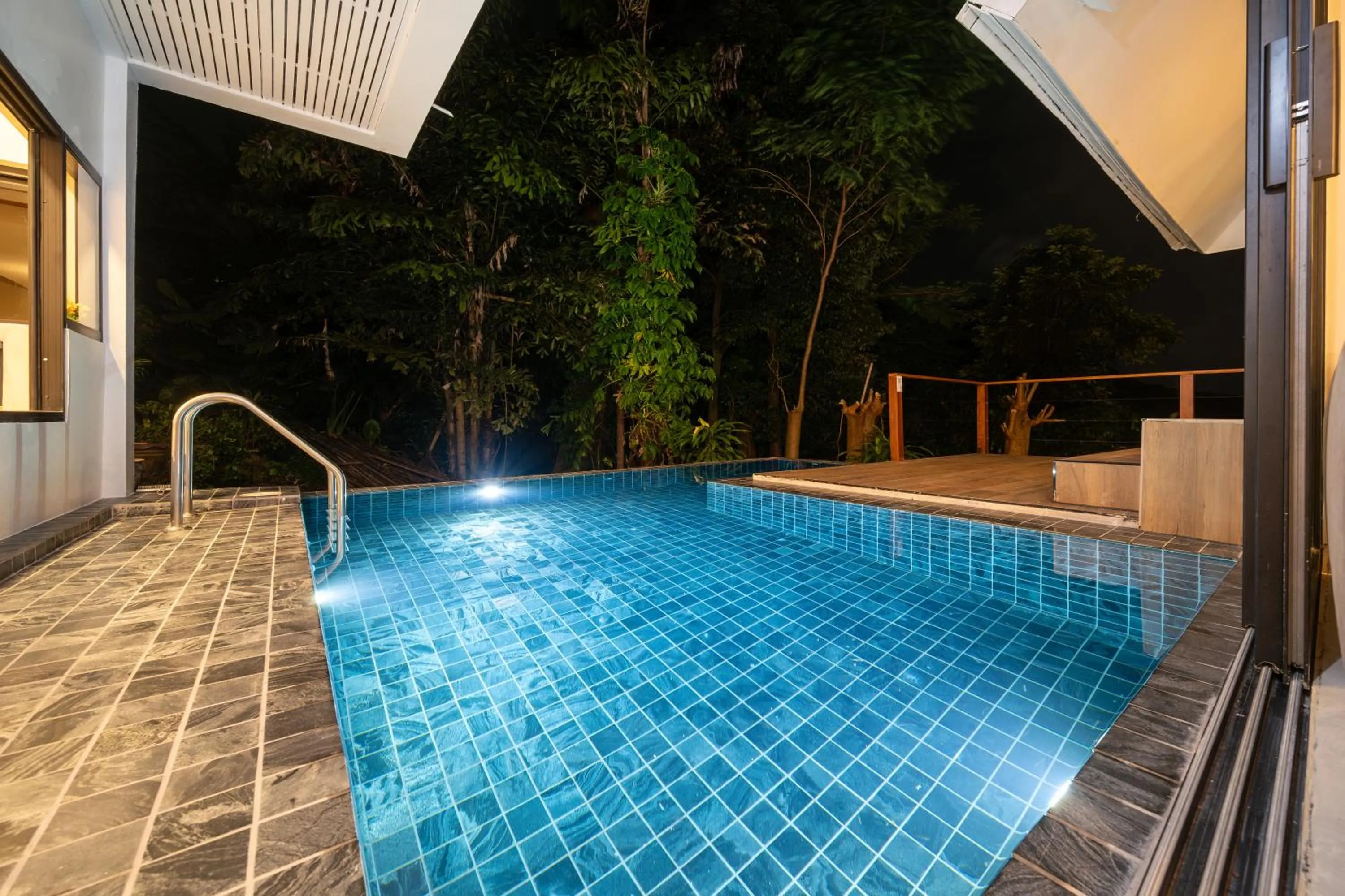 Night in patong hill villa 3