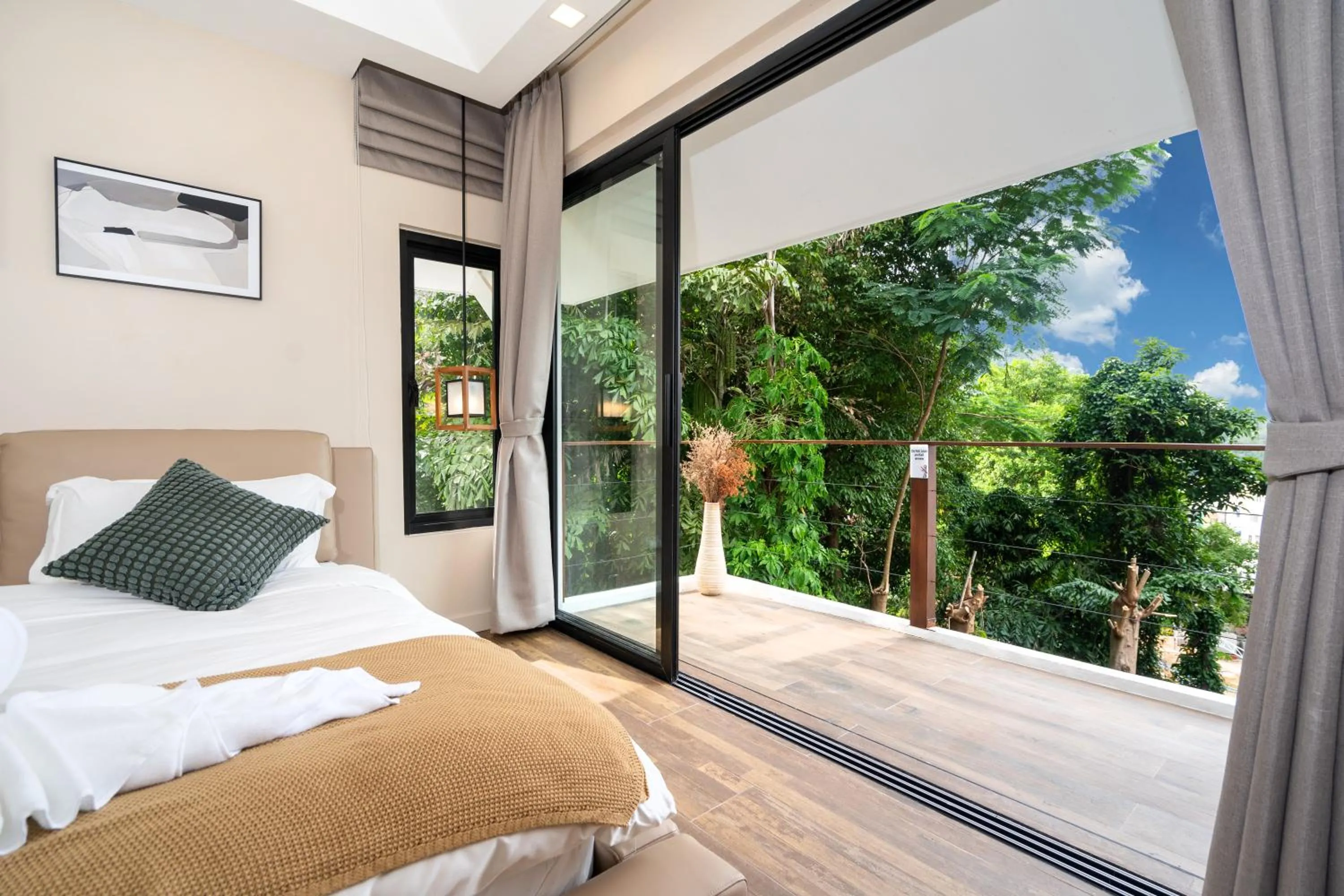 View (from property/room), Bed in patong hill villa 3