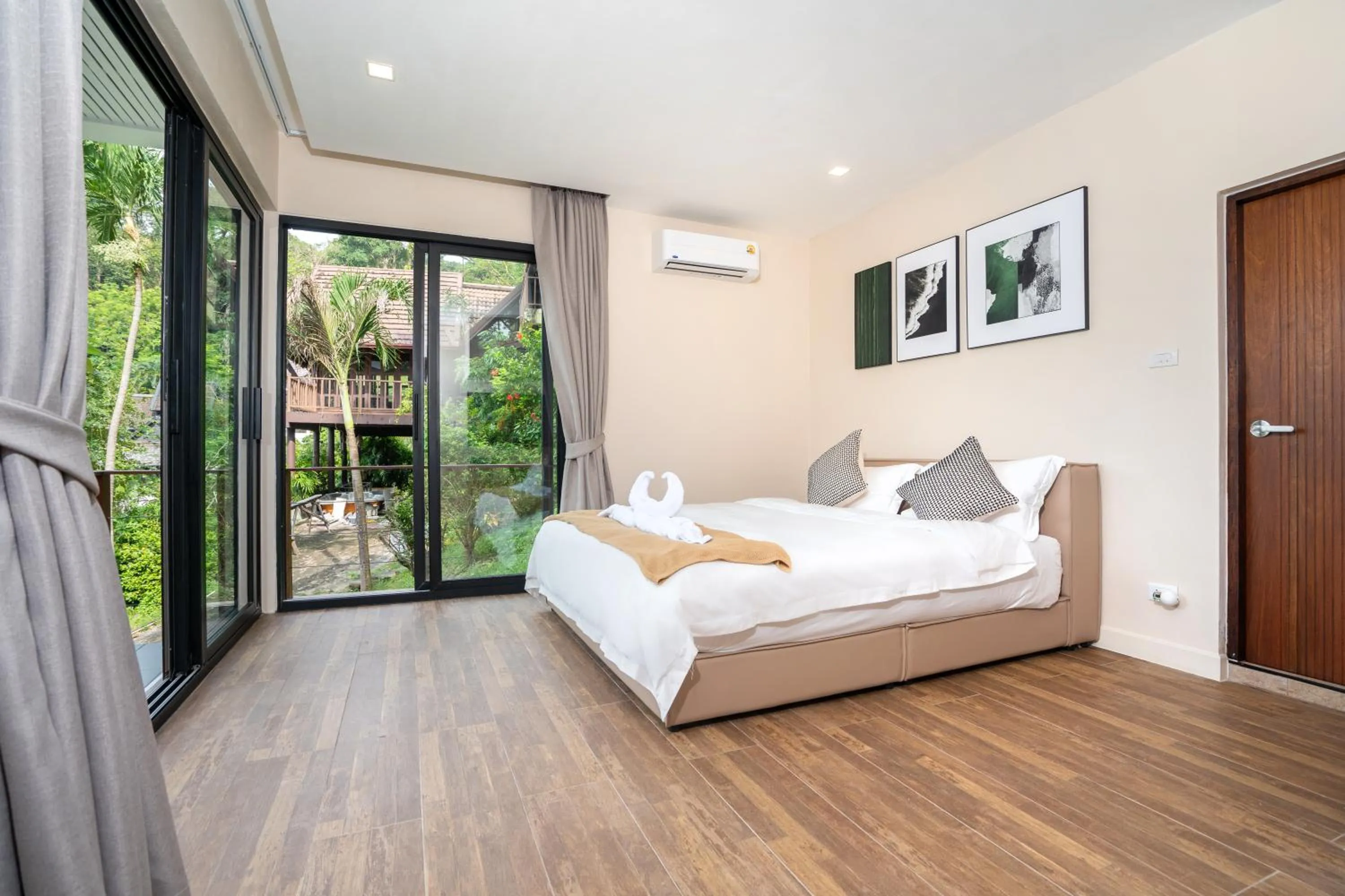 Bedroom, Bed in patong hill villa 3