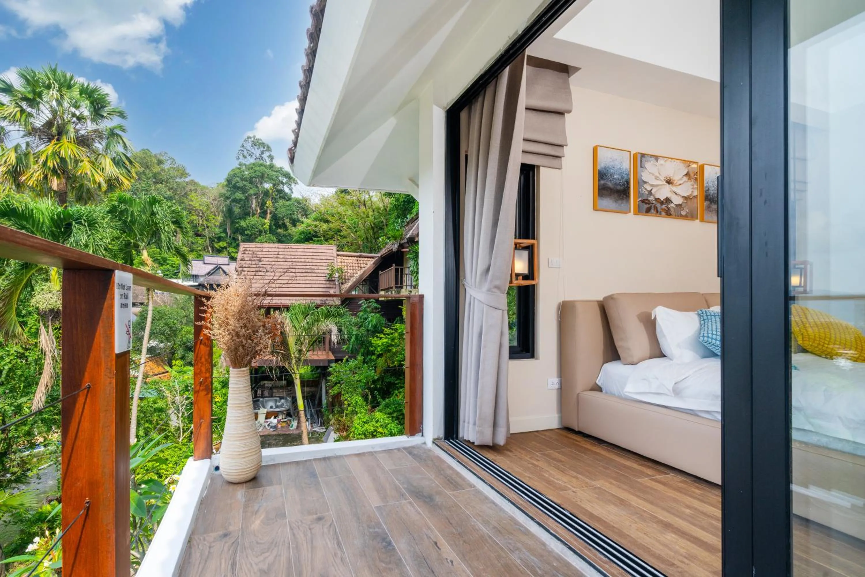 Balcony/Terrace, Bed in patong hill villa 3
