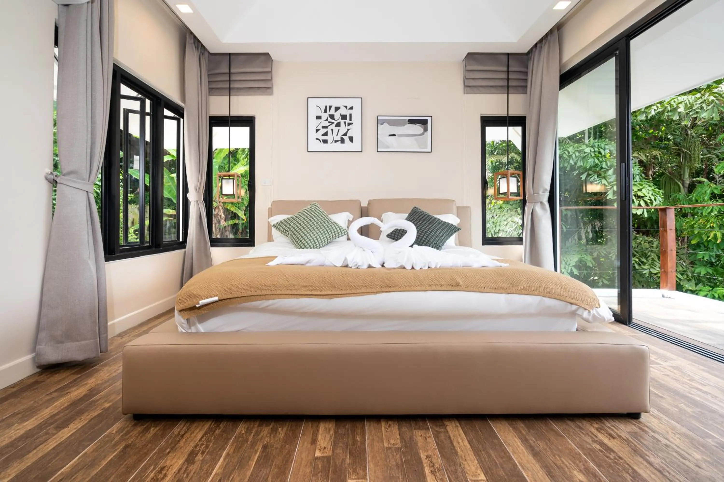 Bedroom, Bed in patong hill villa 3