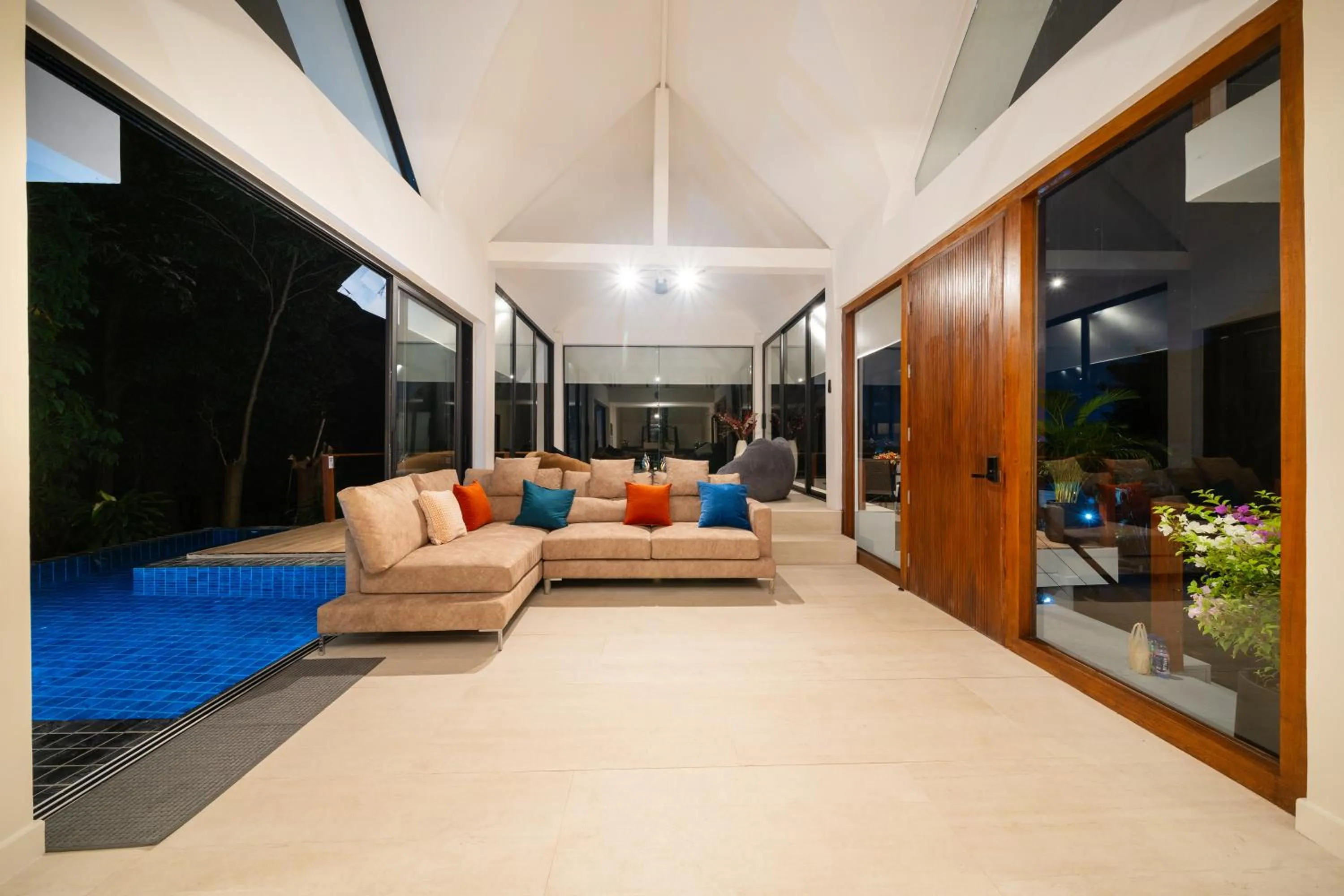 Night in patong hill villa 3
