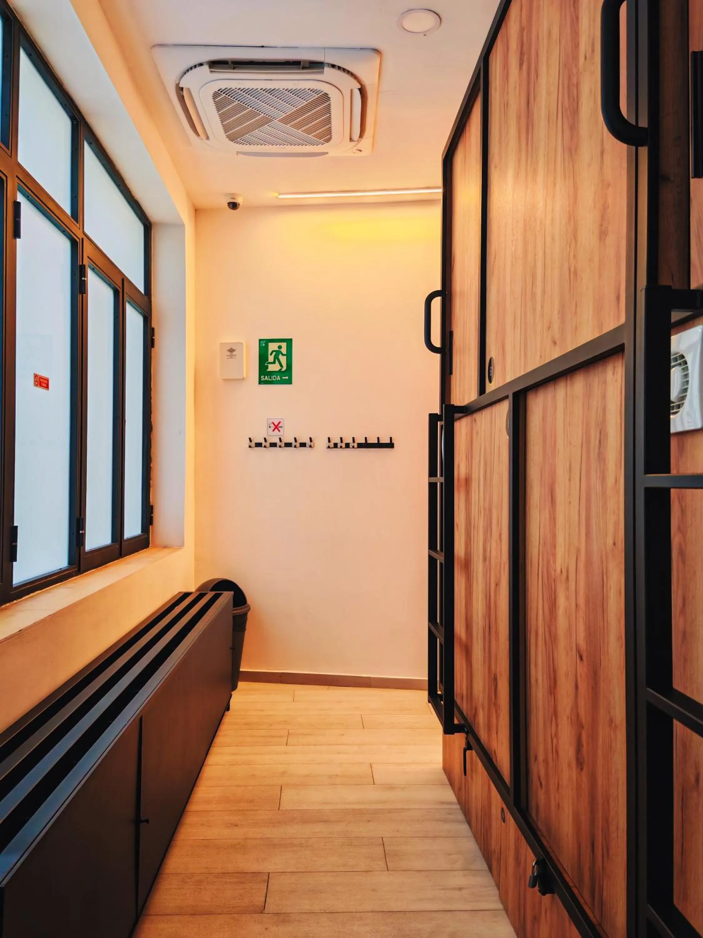 air conditioner in Urban Inn Capsule Madrid