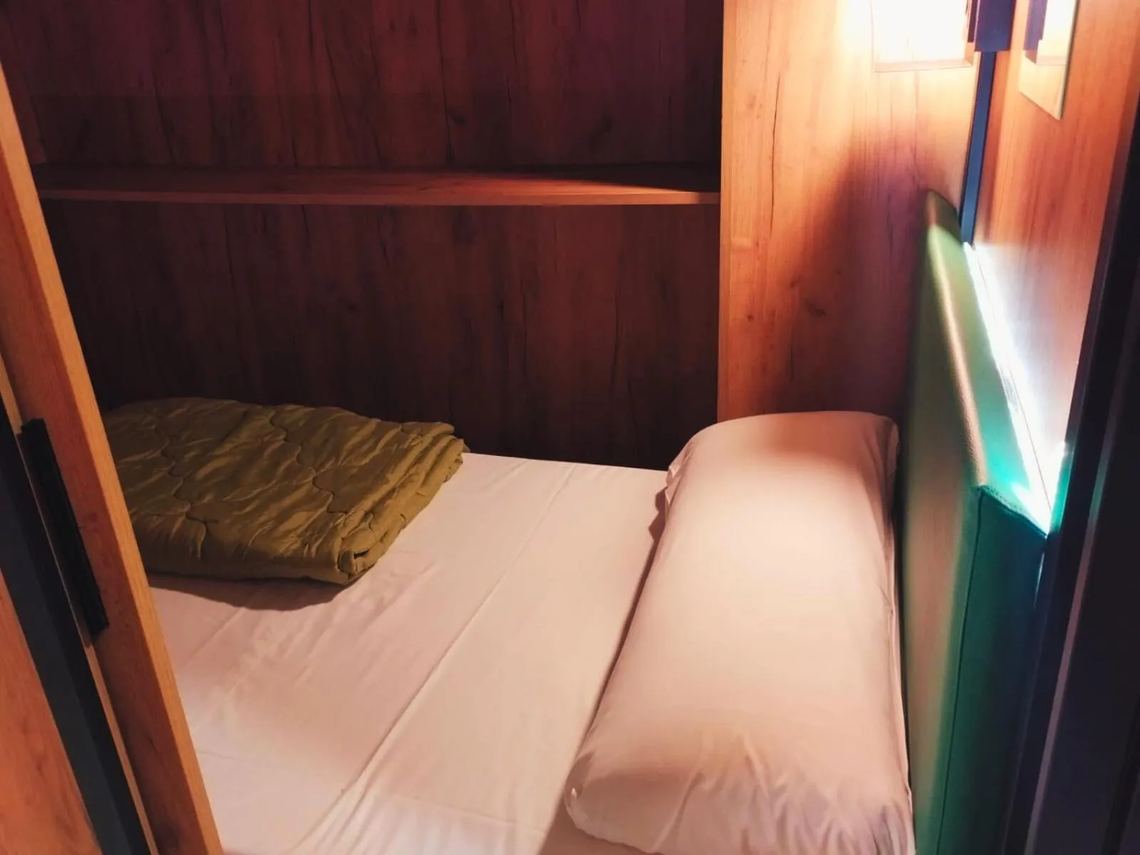 Bed in Urban Inn Capsule Madrid