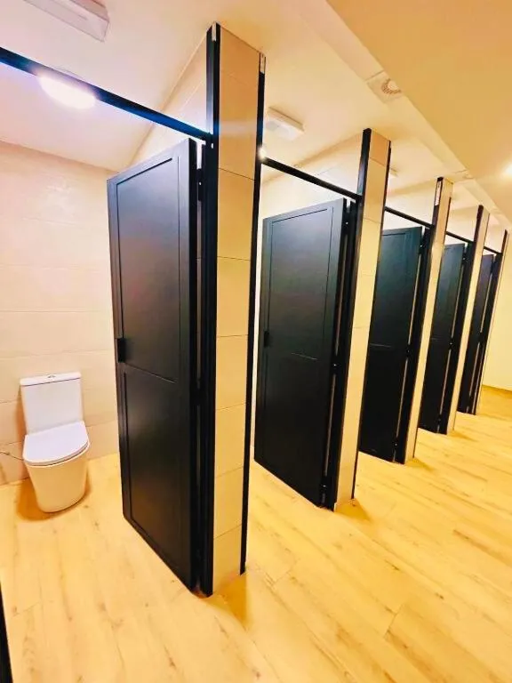 Toilet in Urban Inn Capsule Madrid