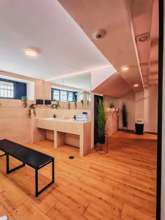 Toilet in Urban Inn Capsule Madrid