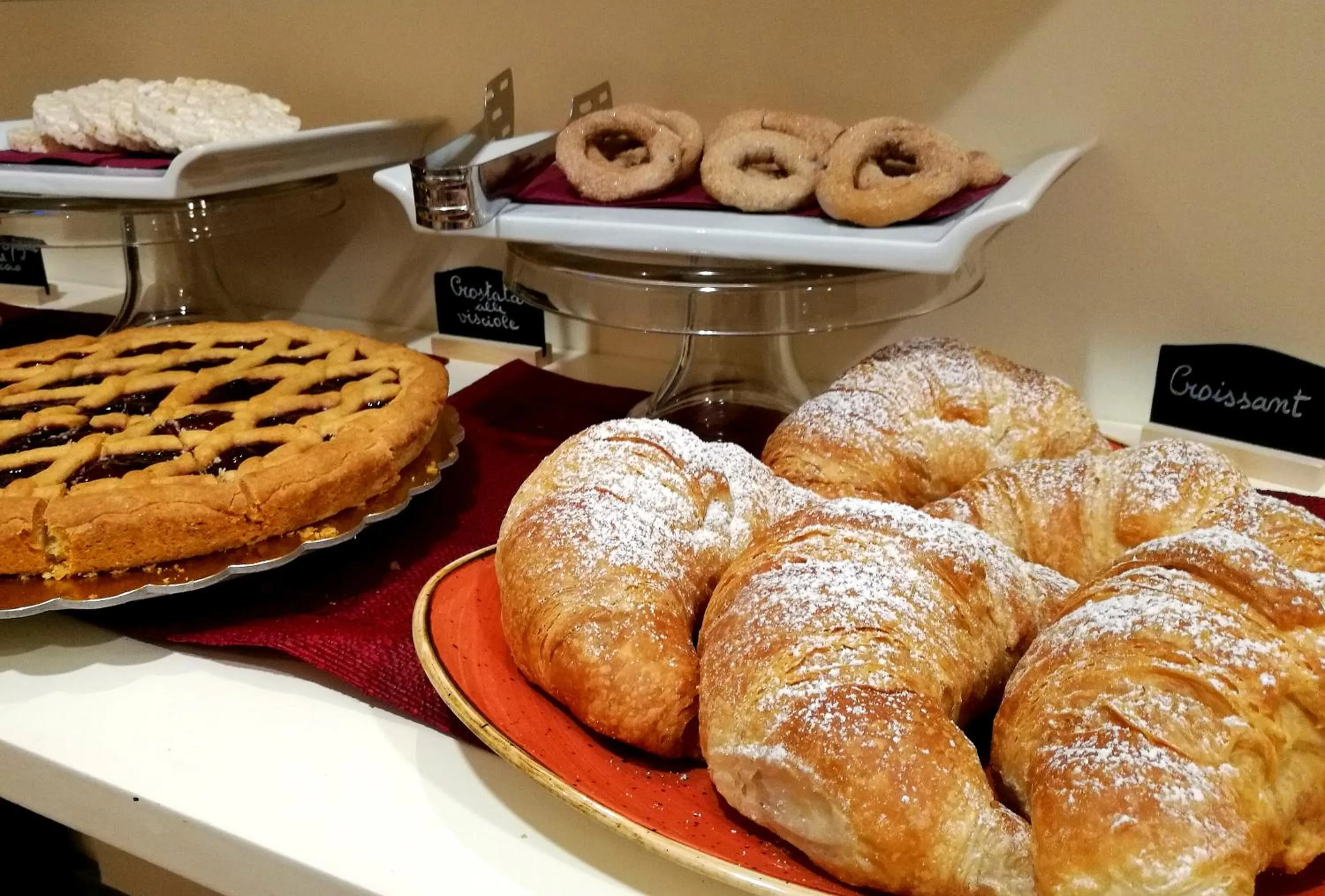 Breakfast in Hotel L' Orto degli Otelli