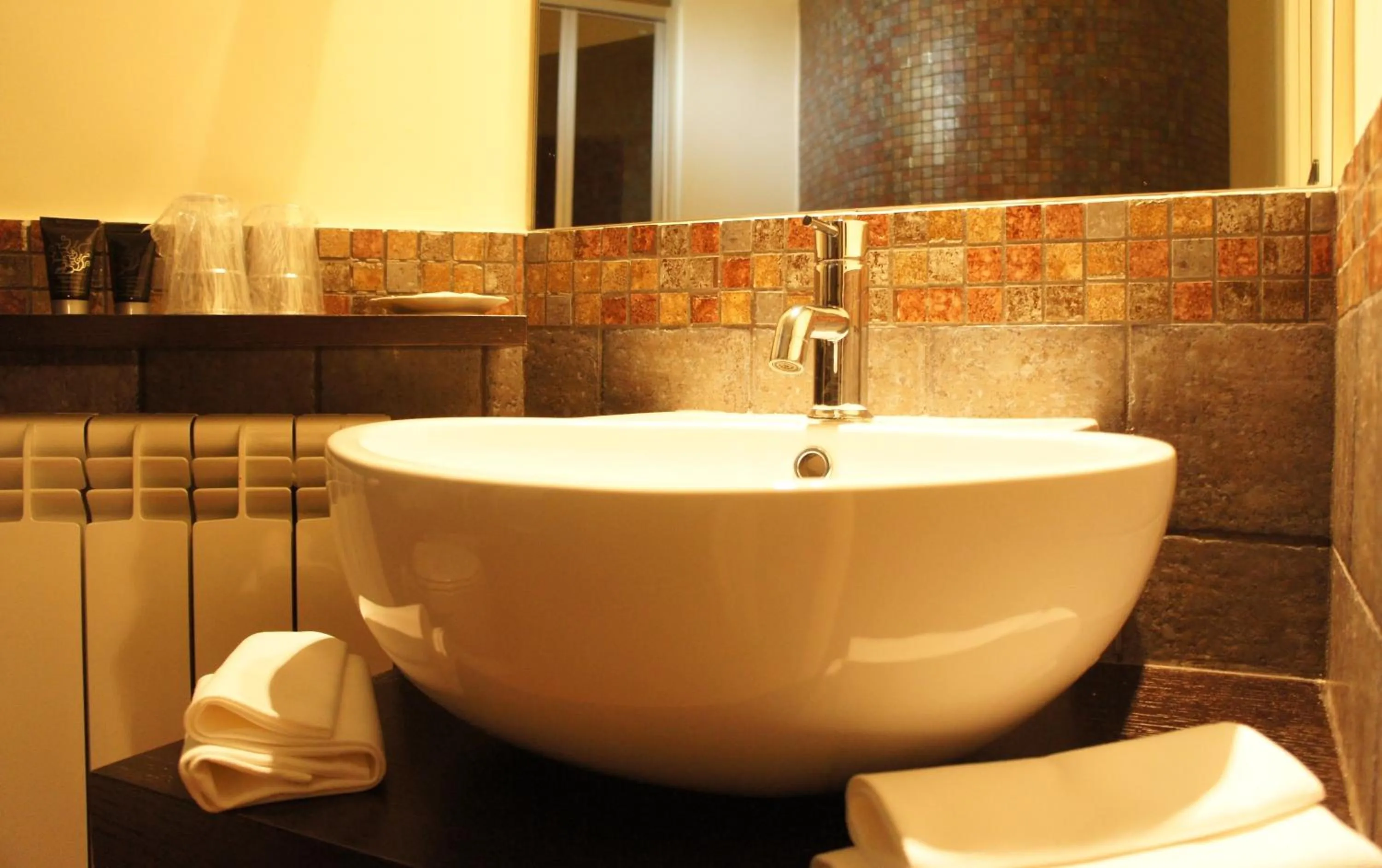 Bathroom in Hotel L' Orto degli Otelli