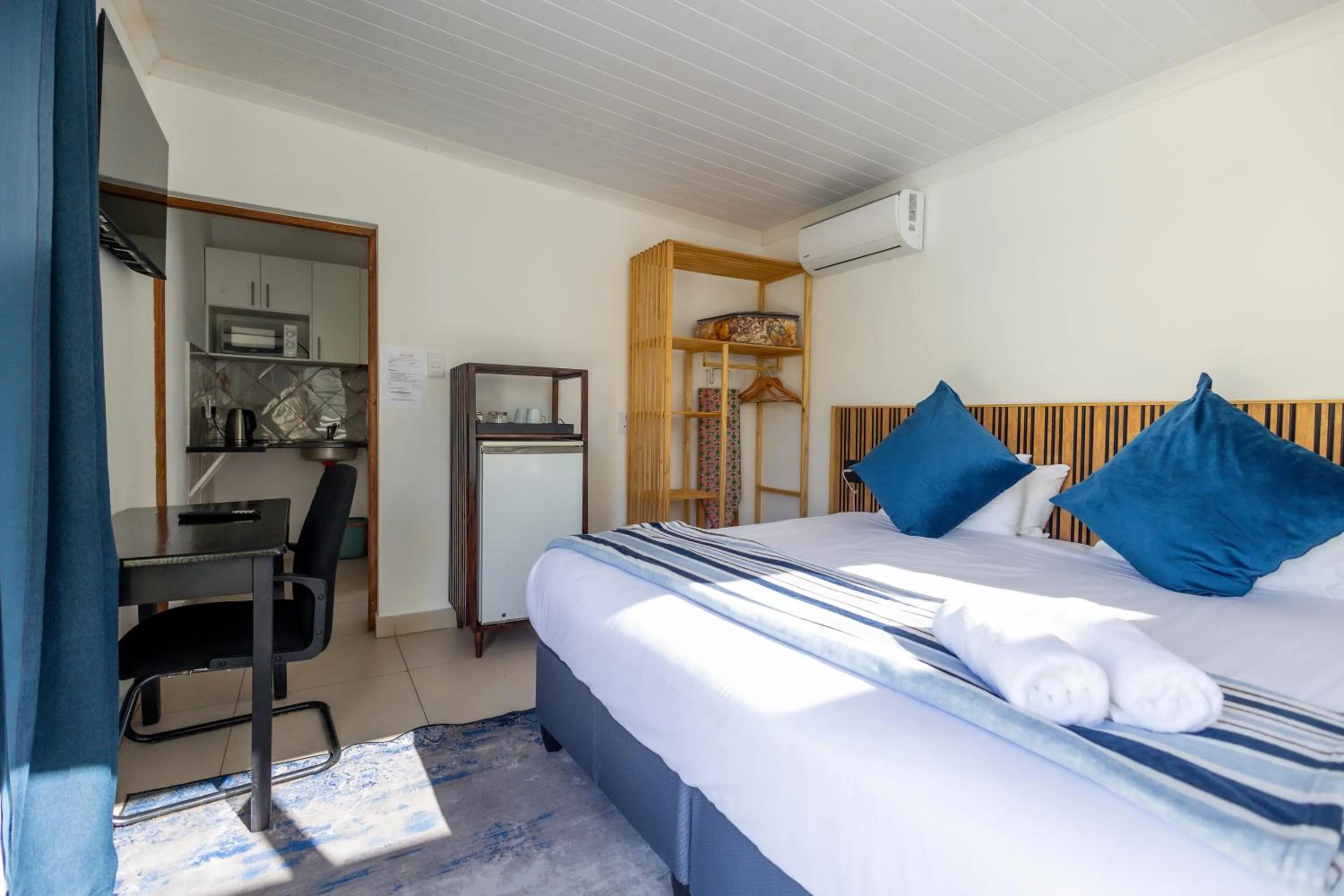 Bed in Fusion House B&B and Conference Venue