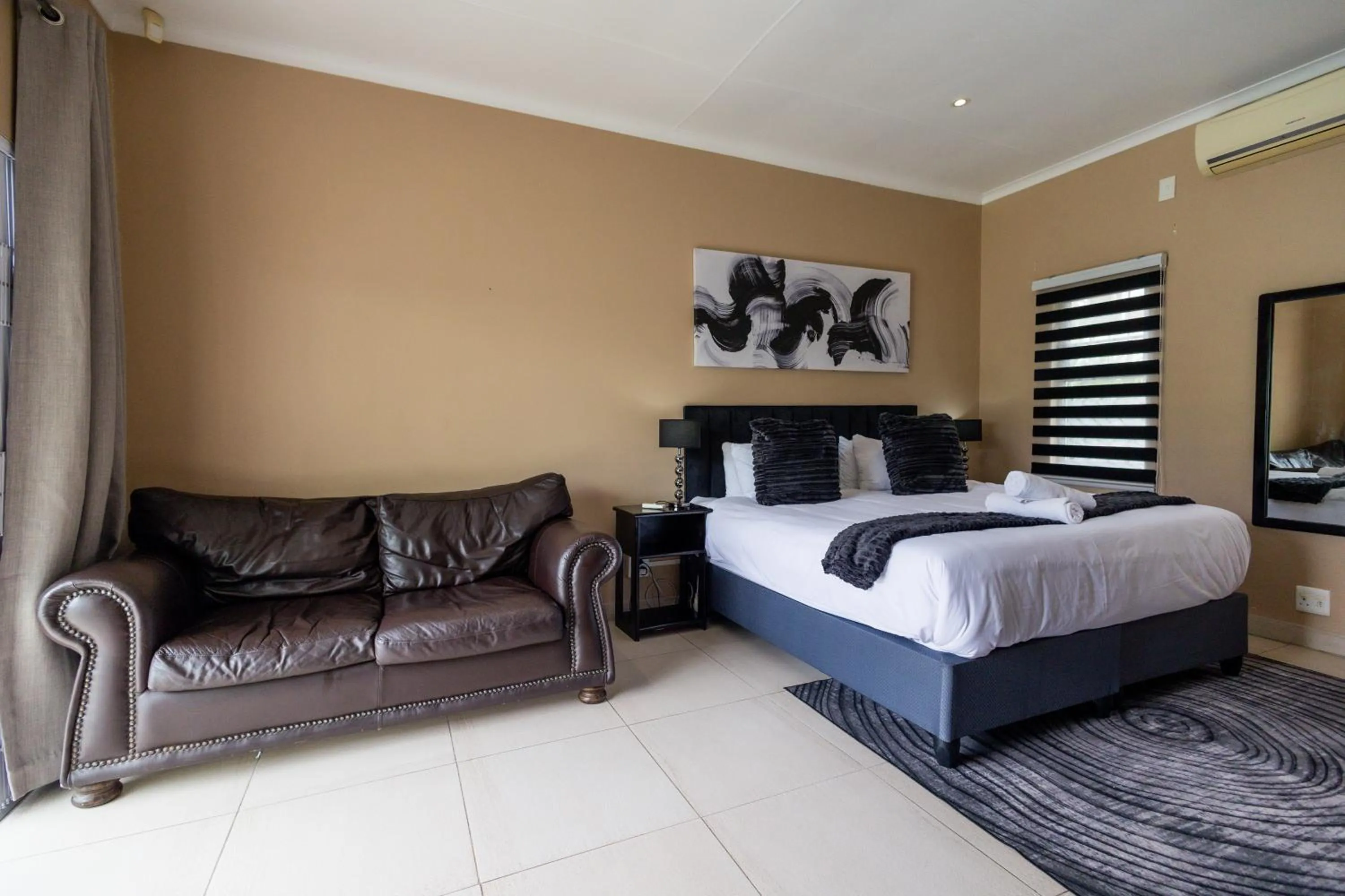 Bed in Fusion House B&B and Conference Venue