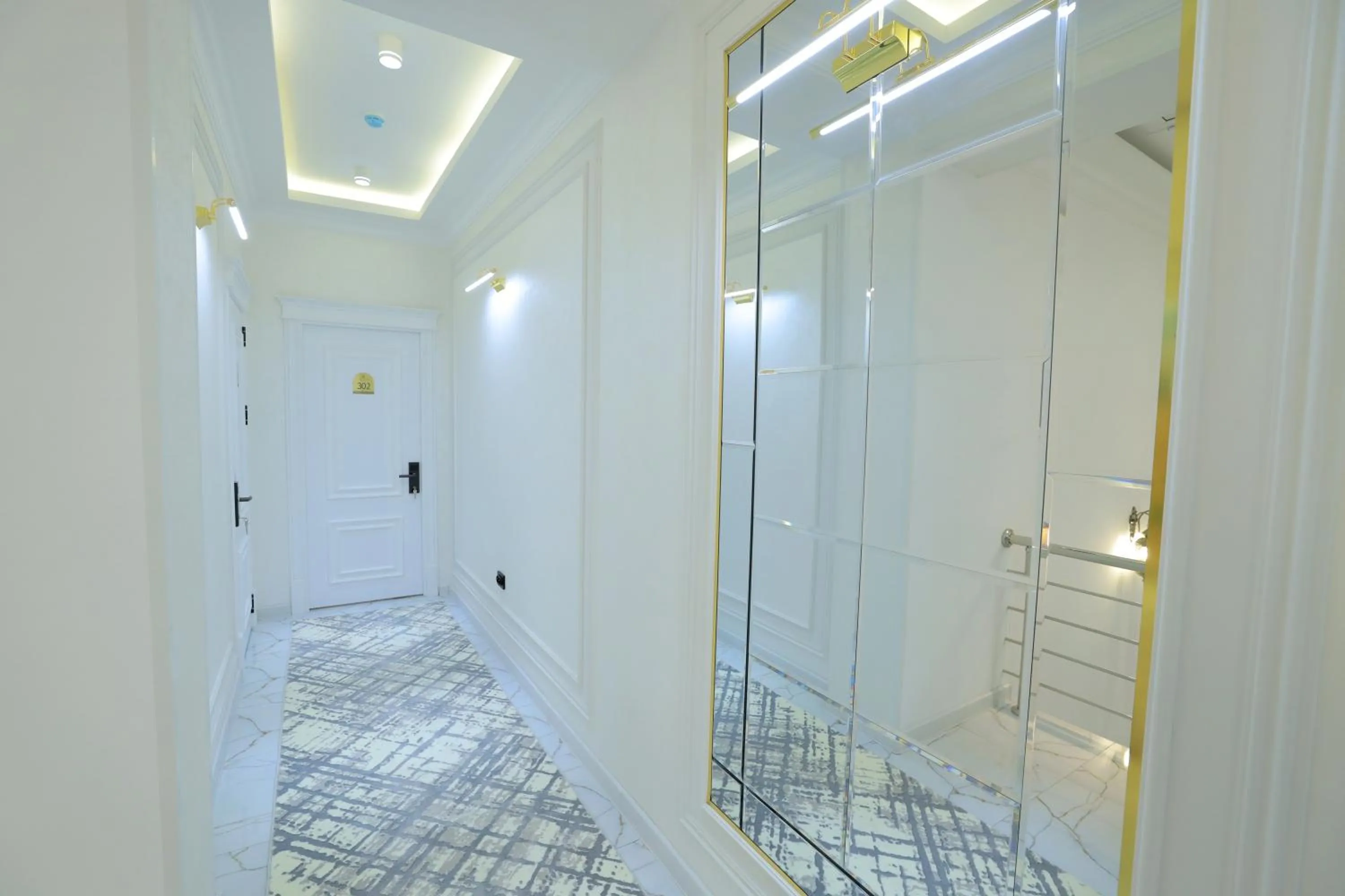 Lobby or reception in AMIR PLAZA hotel