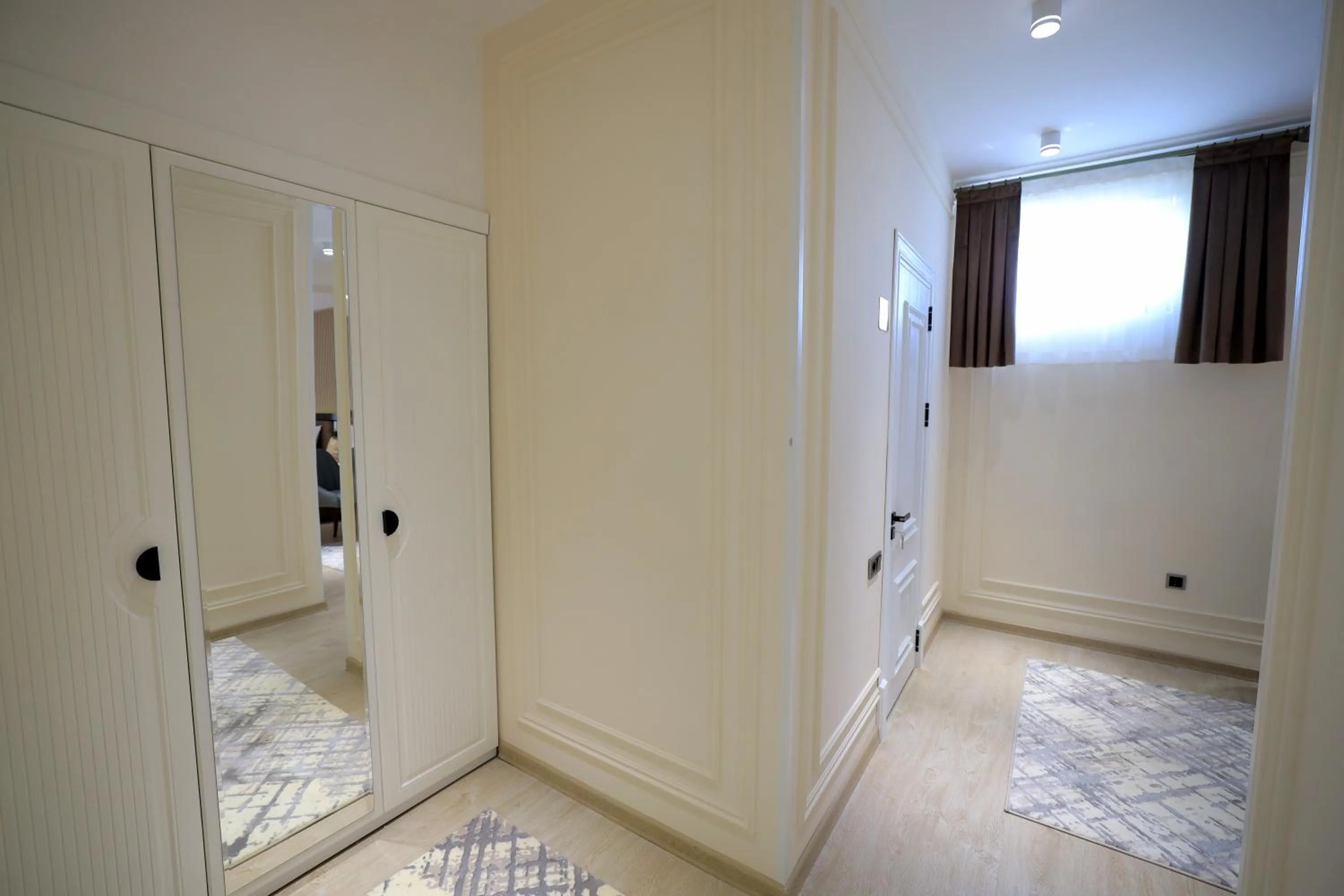 wardrobe in AMIR PLAZA hotel