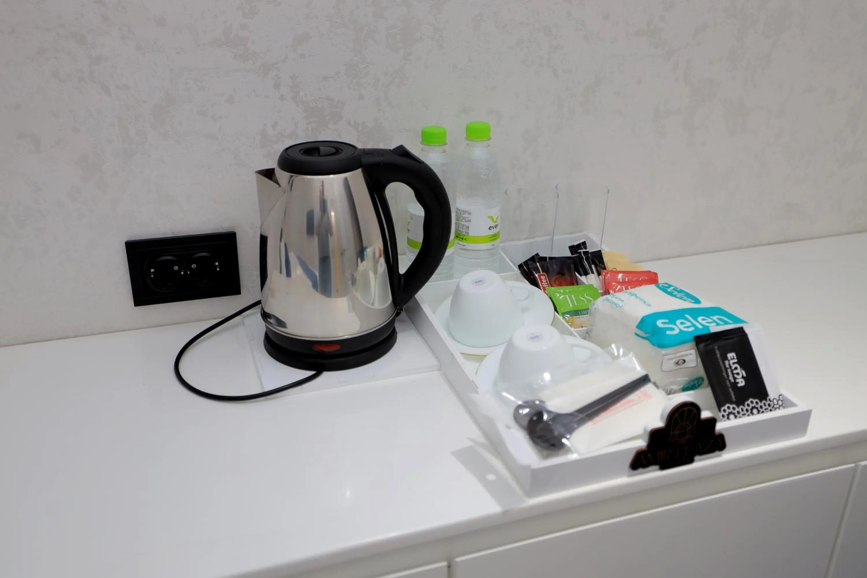 Coffee/tea facilities in AMIR PLAZA hotel