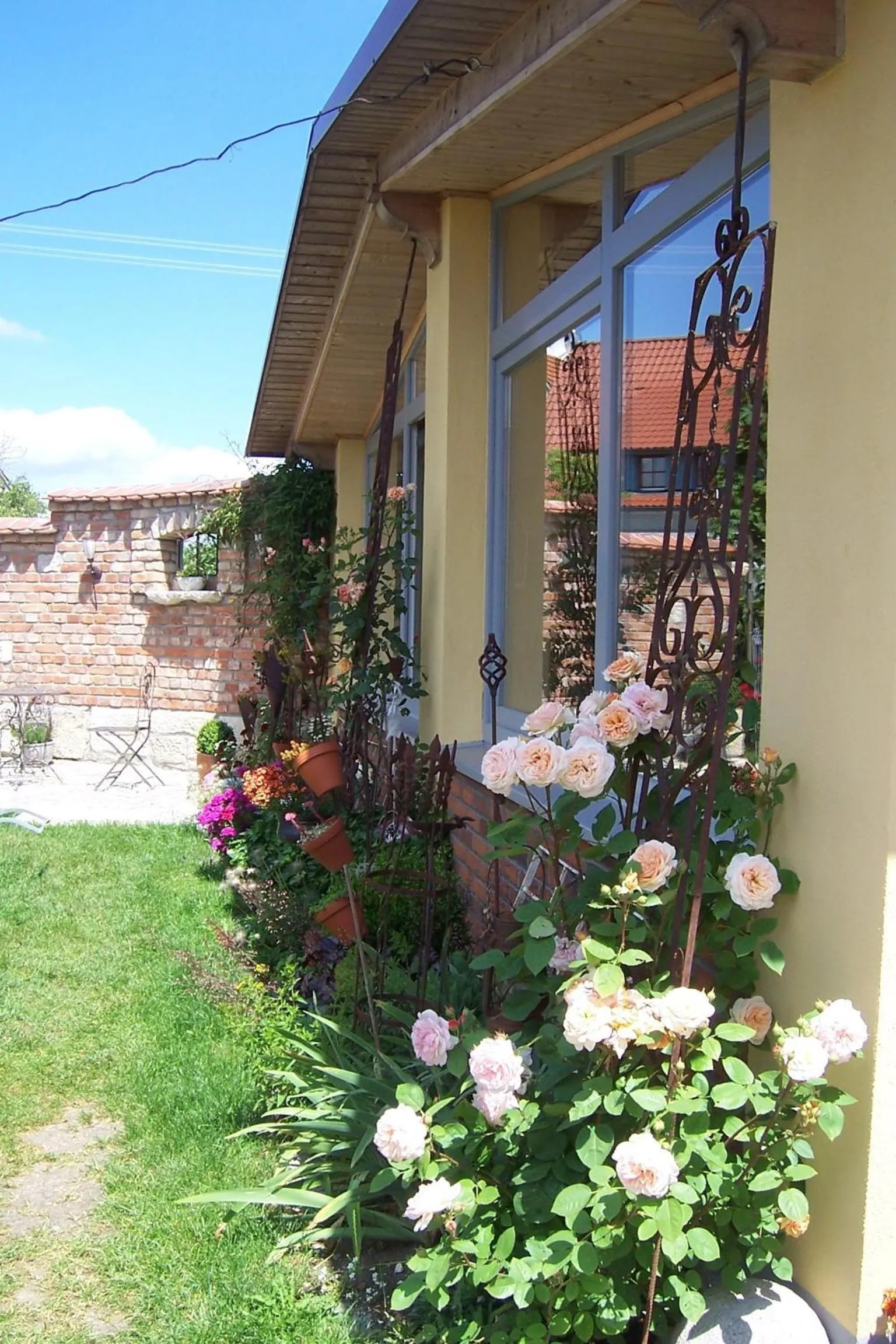 Restaurant/places to eat in Landhotel Zum Adler