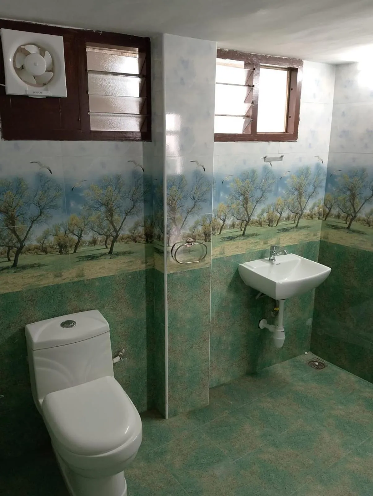 Toilet in Misty Valley Inn