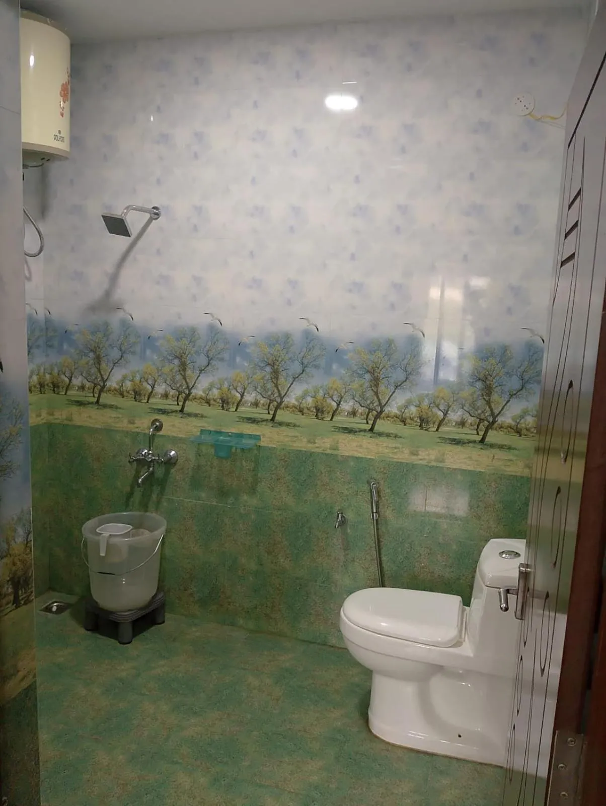 Shower in Misty Valley Inn