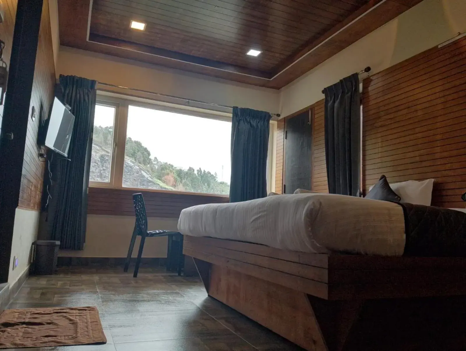 Double Room with Mountain View - single occupancy in Misty Valley Inn Double Room with Mountain View - single occupancy in Misty Valley Inn