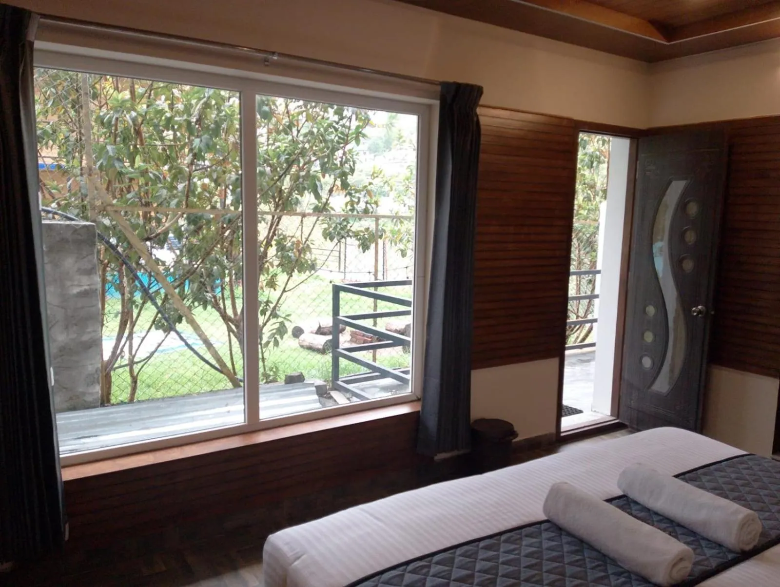 Bed in Misty Valley Inn