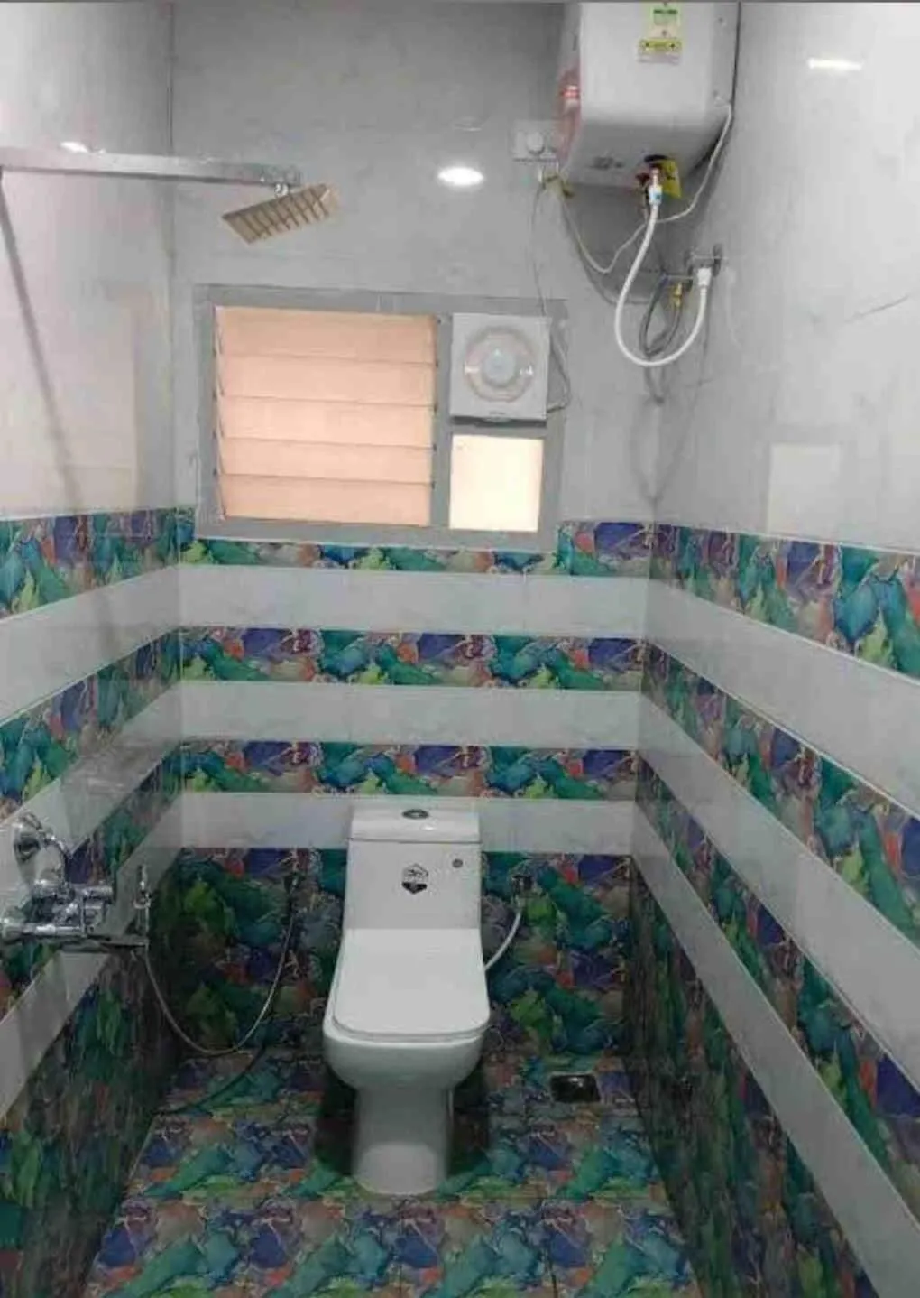 Toilet in Misty Valley Inn
