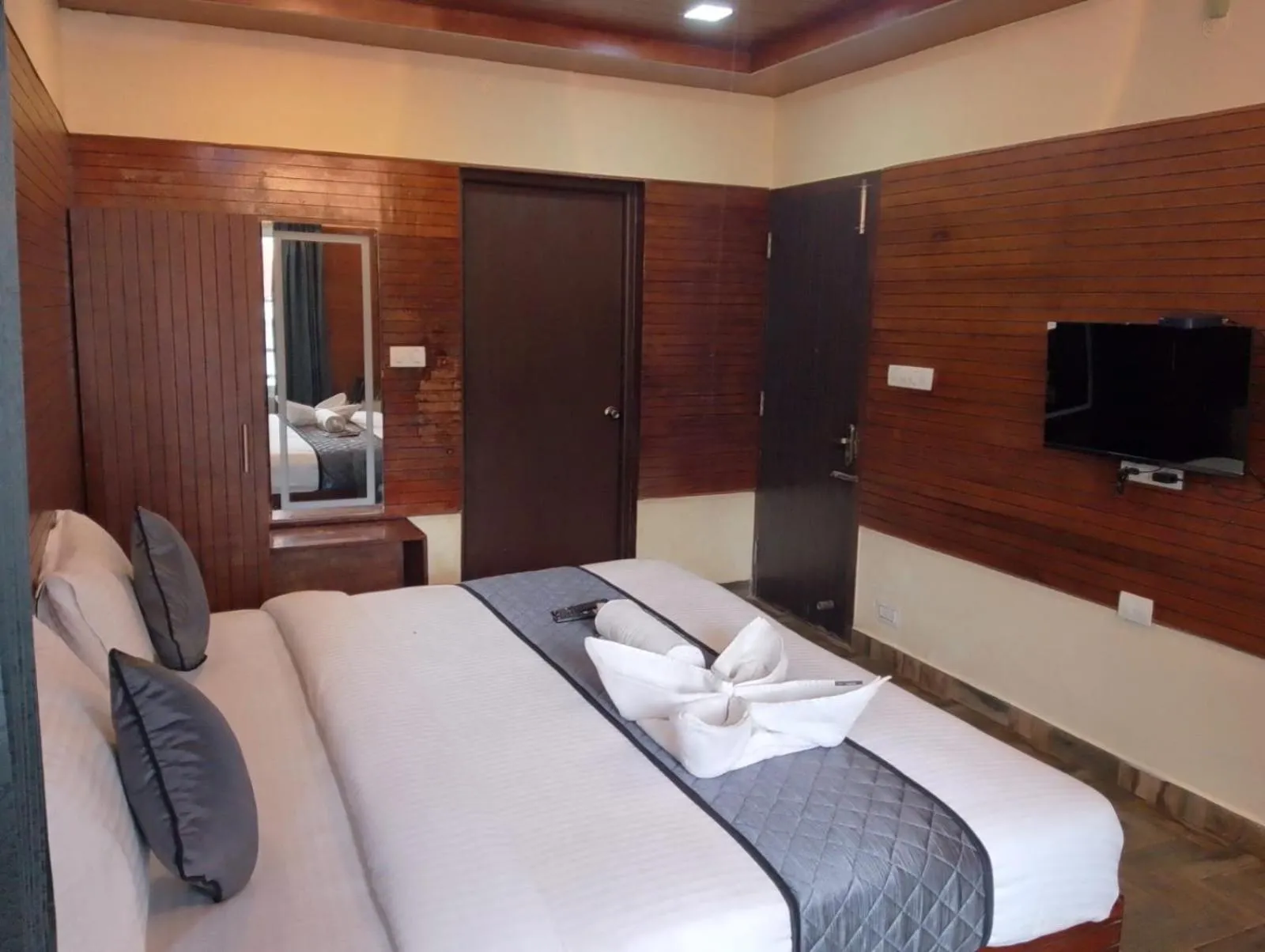 TV and multimedia, Bed in Misty Valley Inn