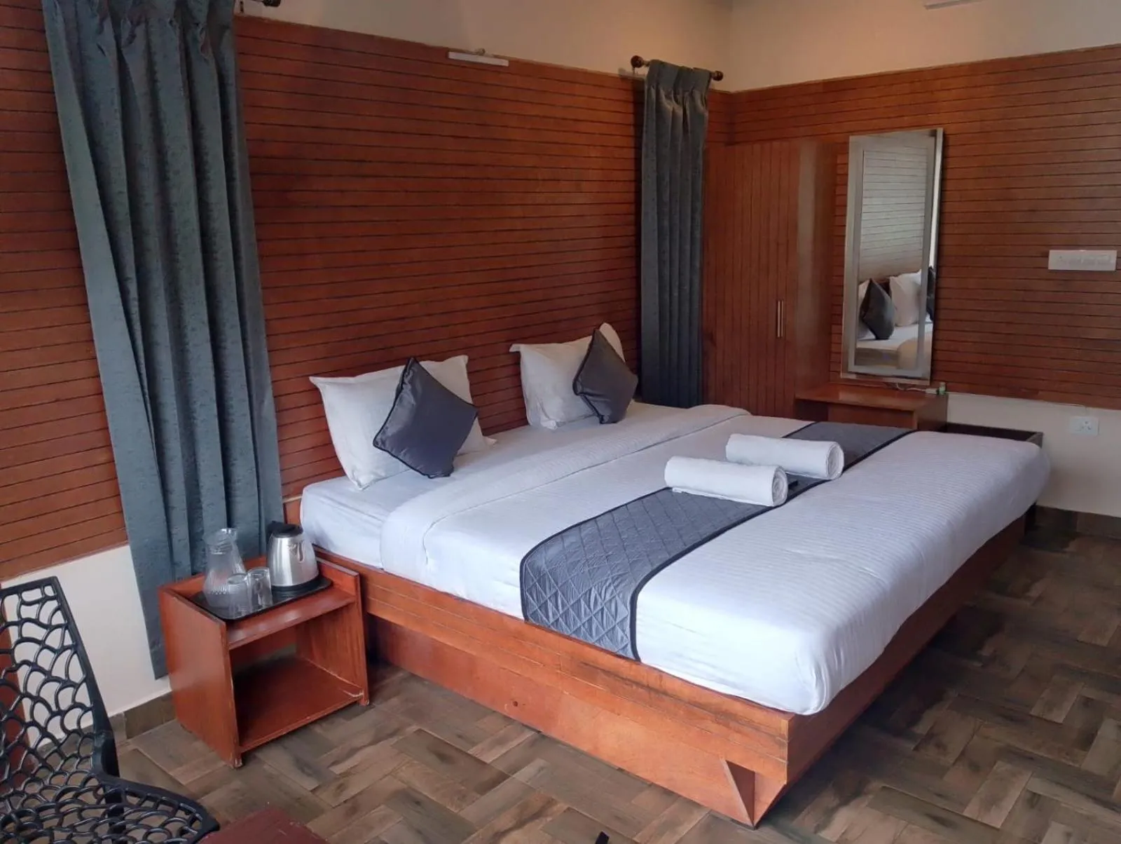 Bed in Misty Valley Inn