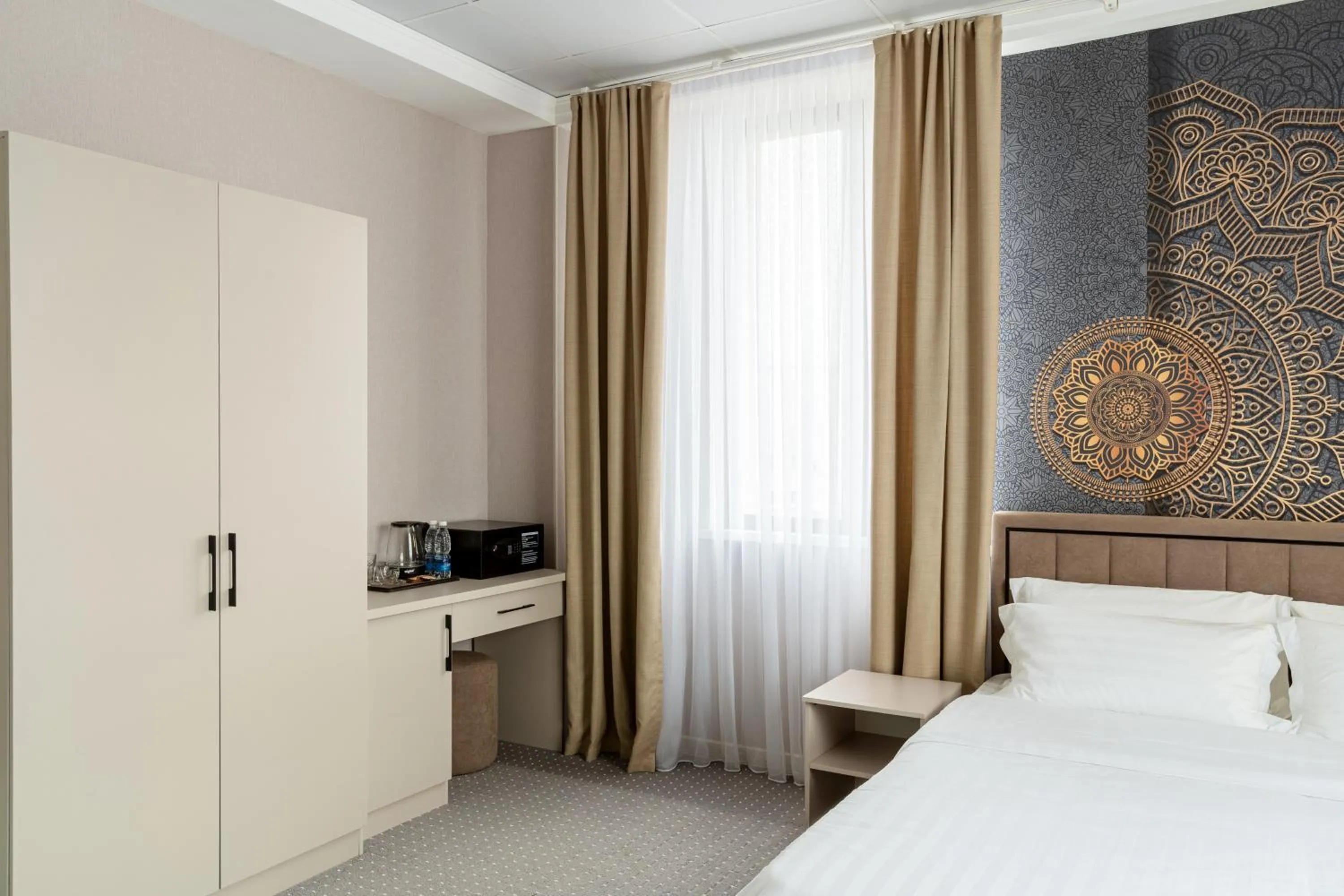 wardrobe, Bed in Cozy Hotel