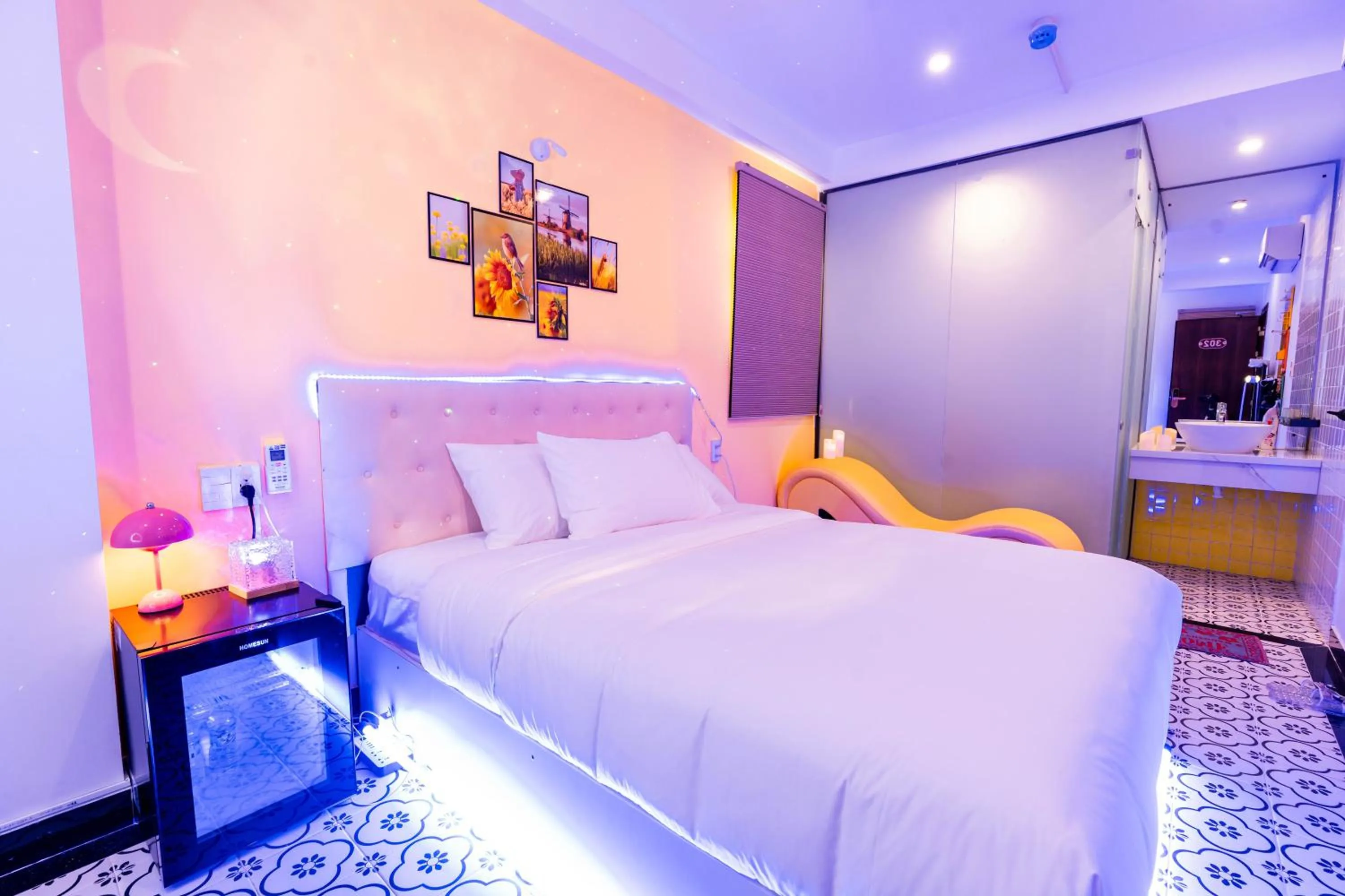 Bedroom in Cosy Hotel