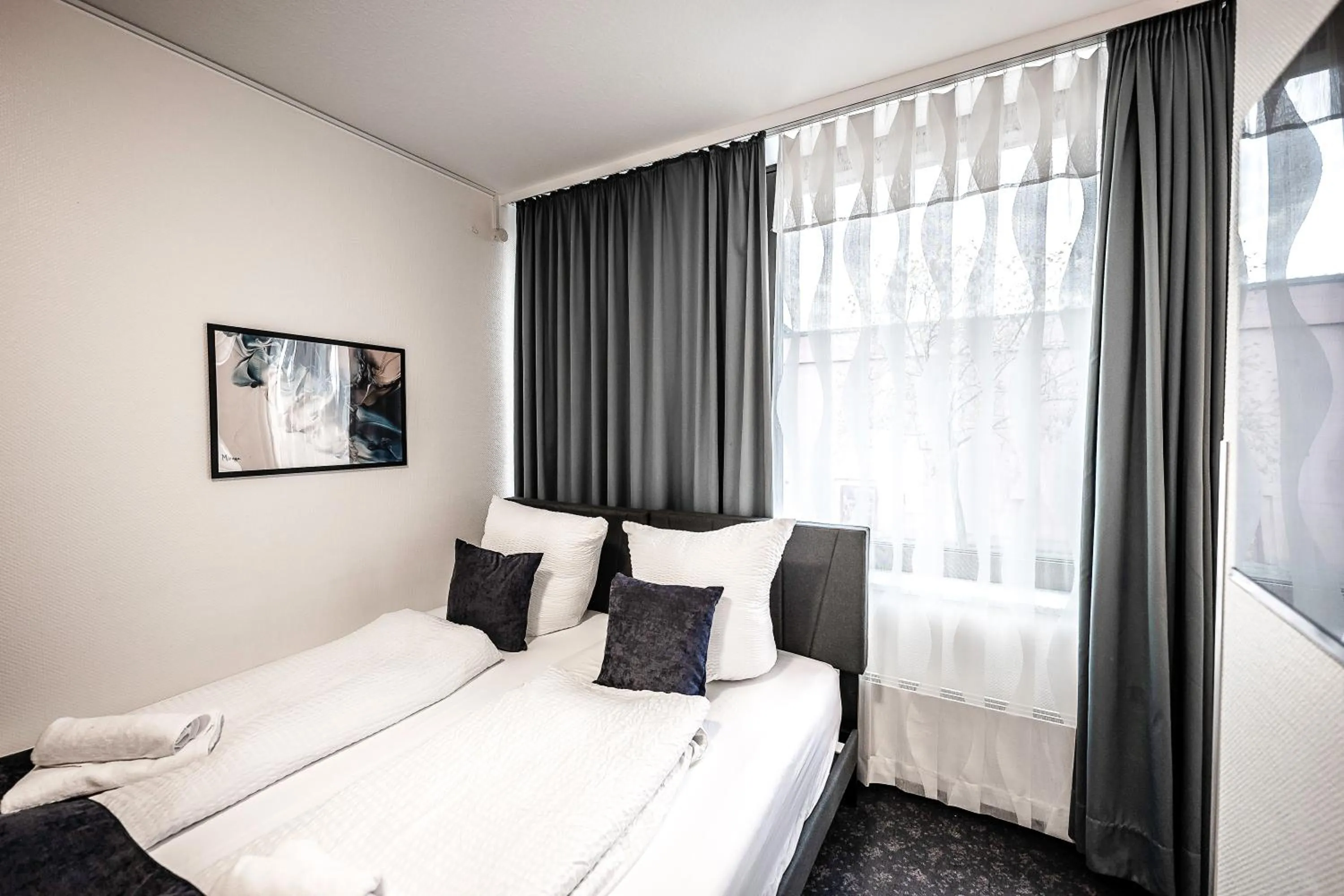 Bedroom, Bed in Hotel Mirage Düsseldorf-Neuss