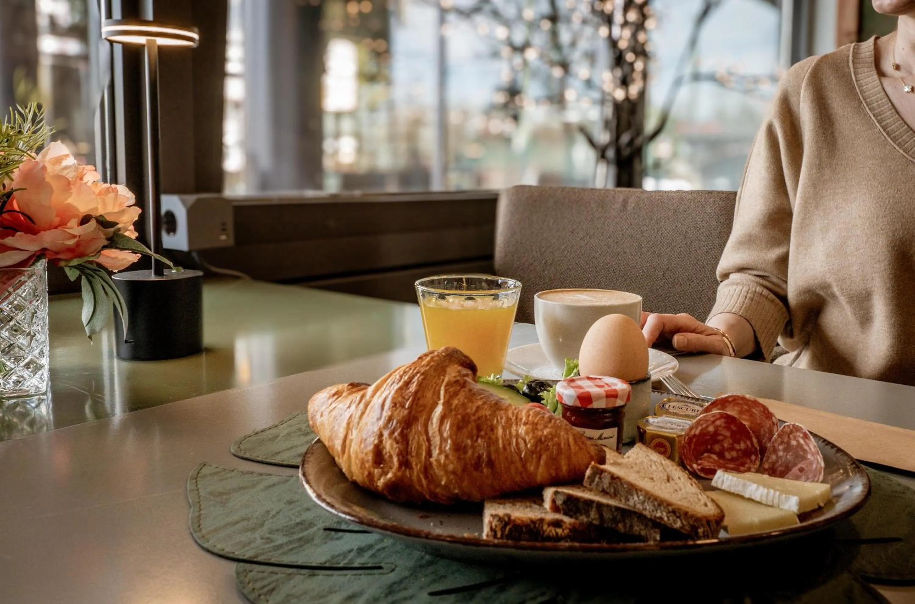 Restaurant/places to eat in Hotel Mirage Düsseldorf-Neuss