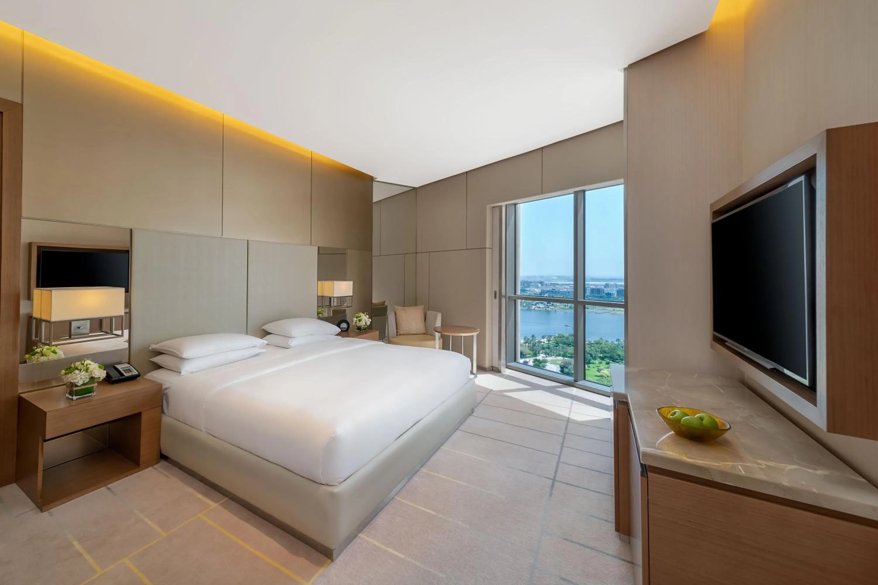 View (from property/room), Bed in Hyatt Regency Dubai Creek Heights