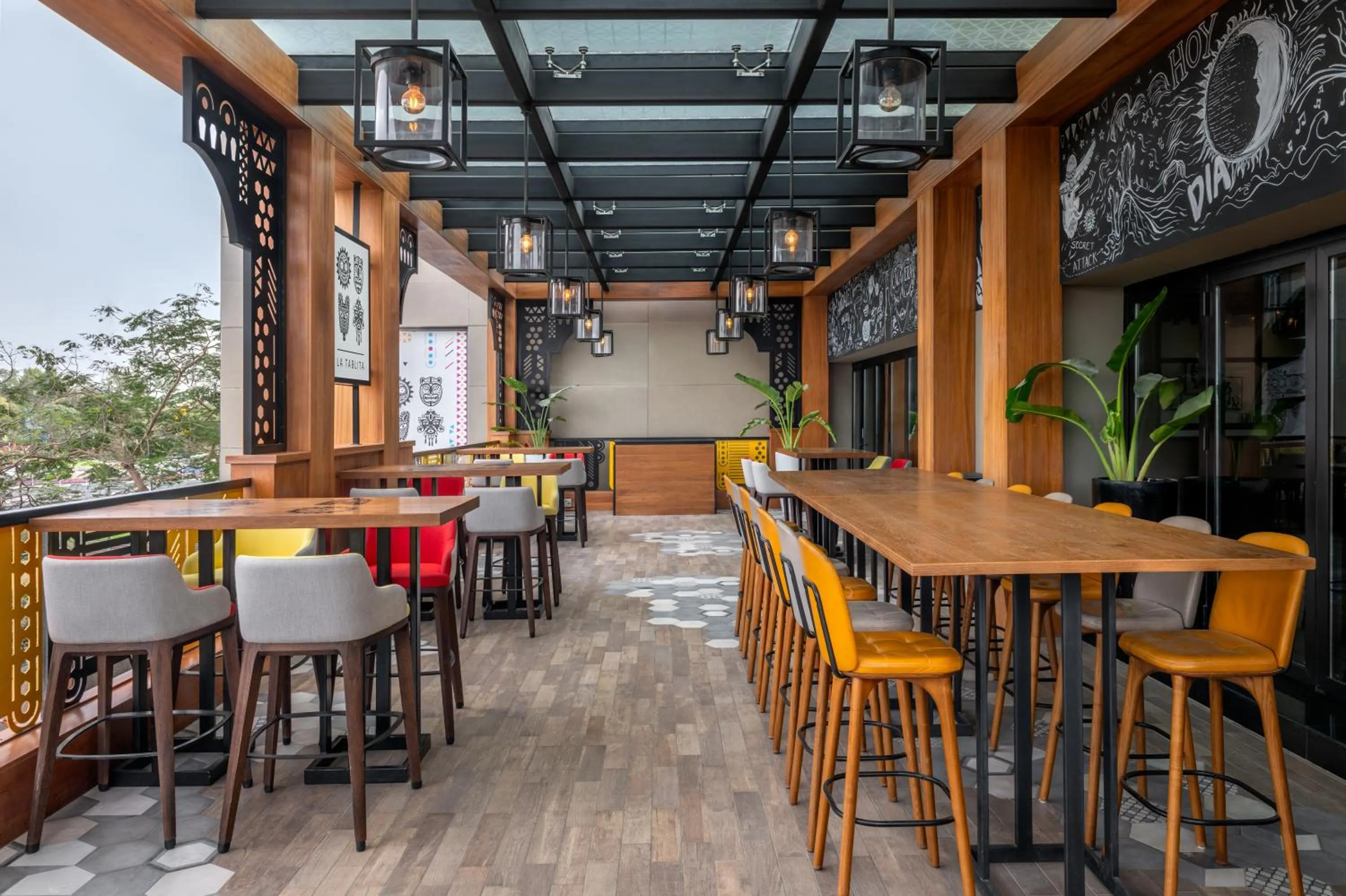 Restaurant/places to eat in Hyatt Regency Dubai Creek Heights