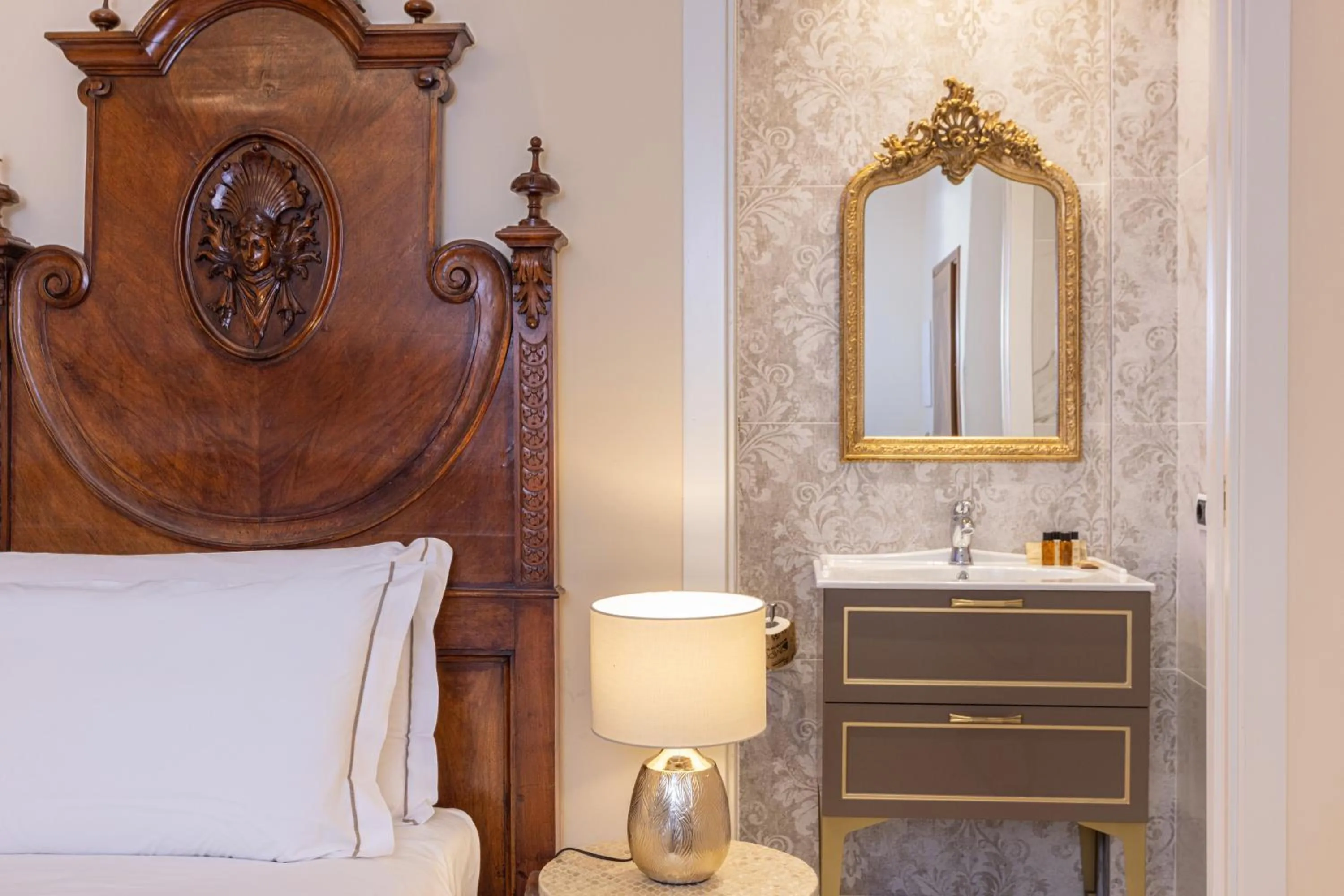 Bed in Antico Portego