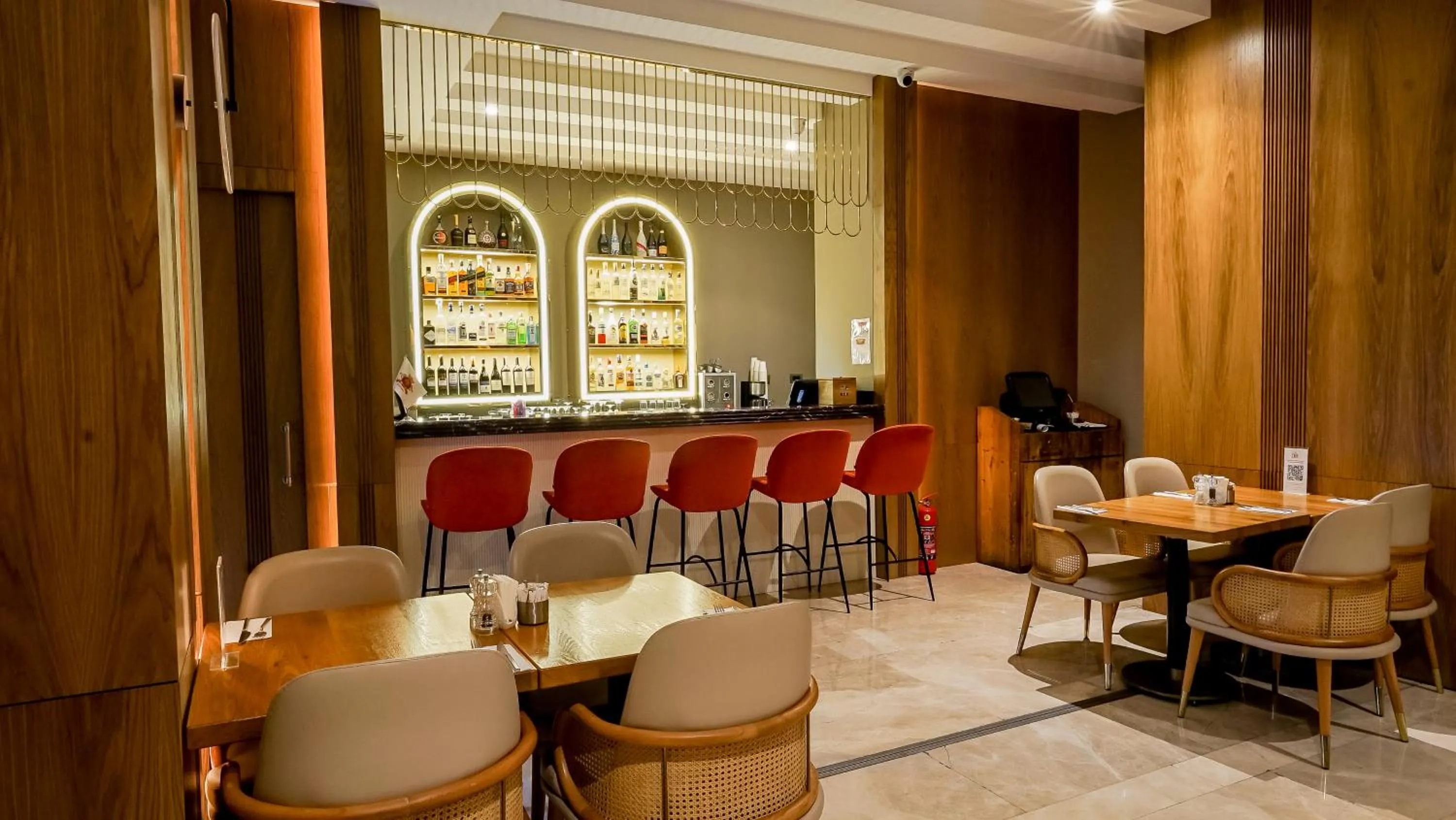 Lounge or bar in Dosso Dossi Hotels & SPA Downtown