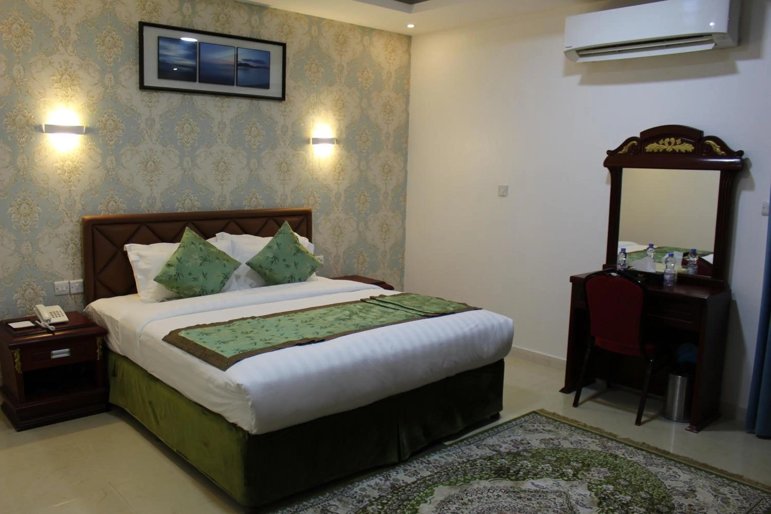 Bed in Al Diyar Hotel