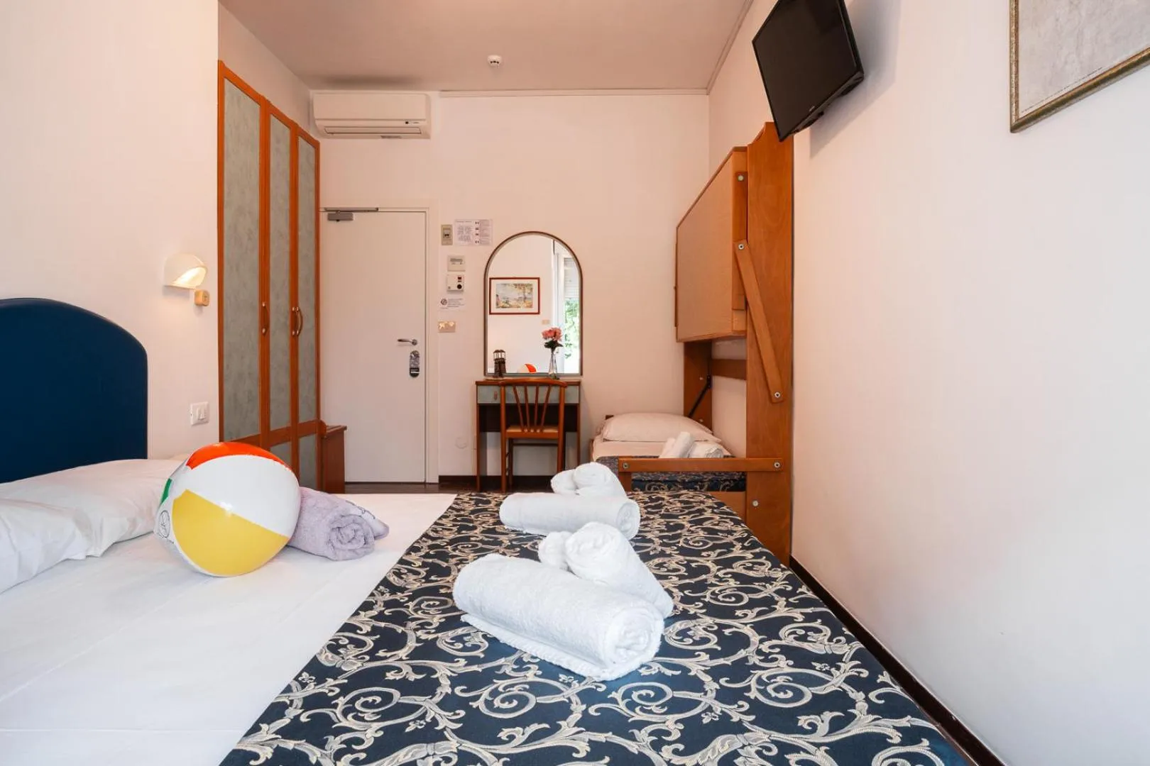 Bedroom, Bed in Blu Star Hotel