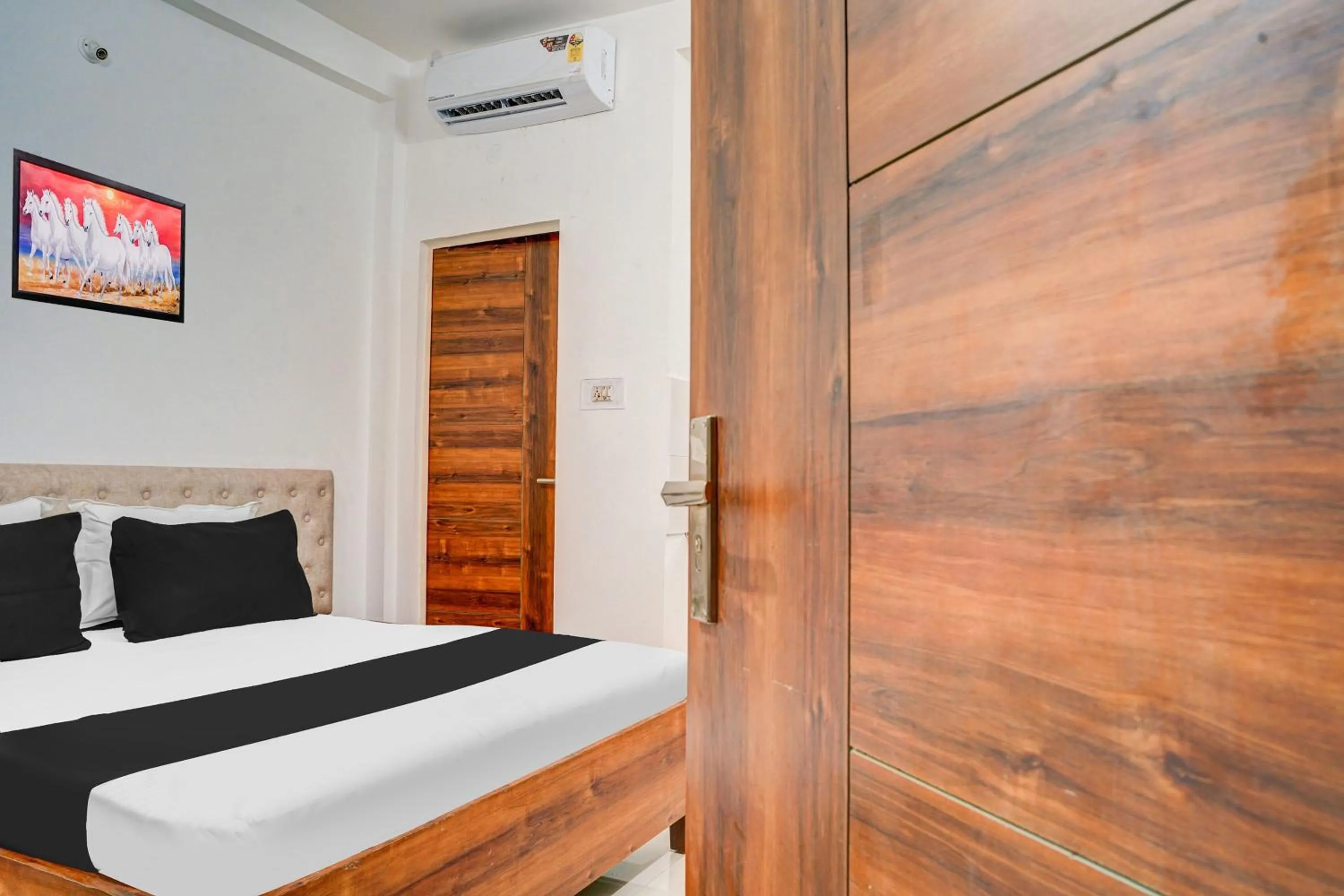 Super Hotel O Neelbad Guest House