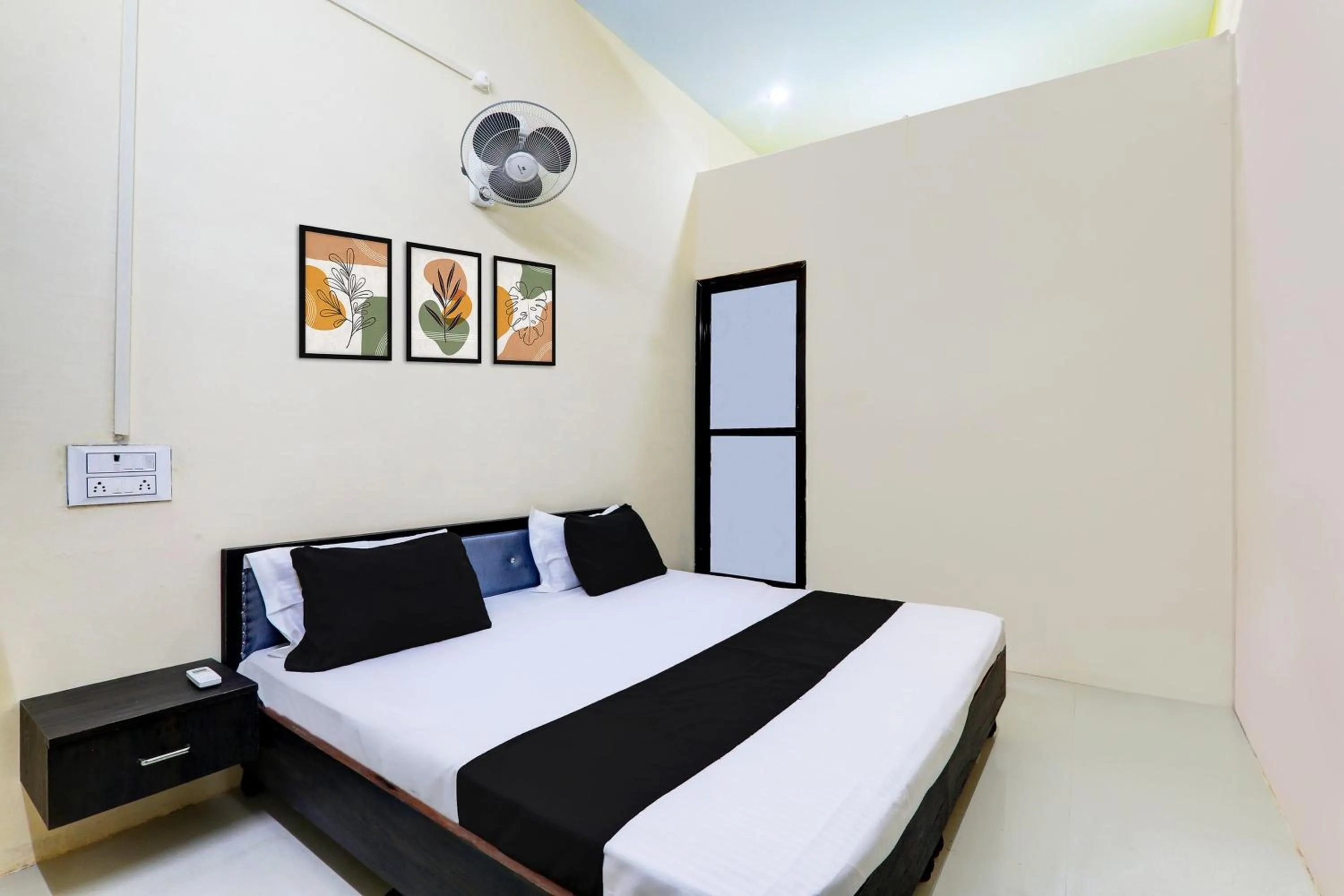 Bedroom, Bed in Hotel O SR Residency
