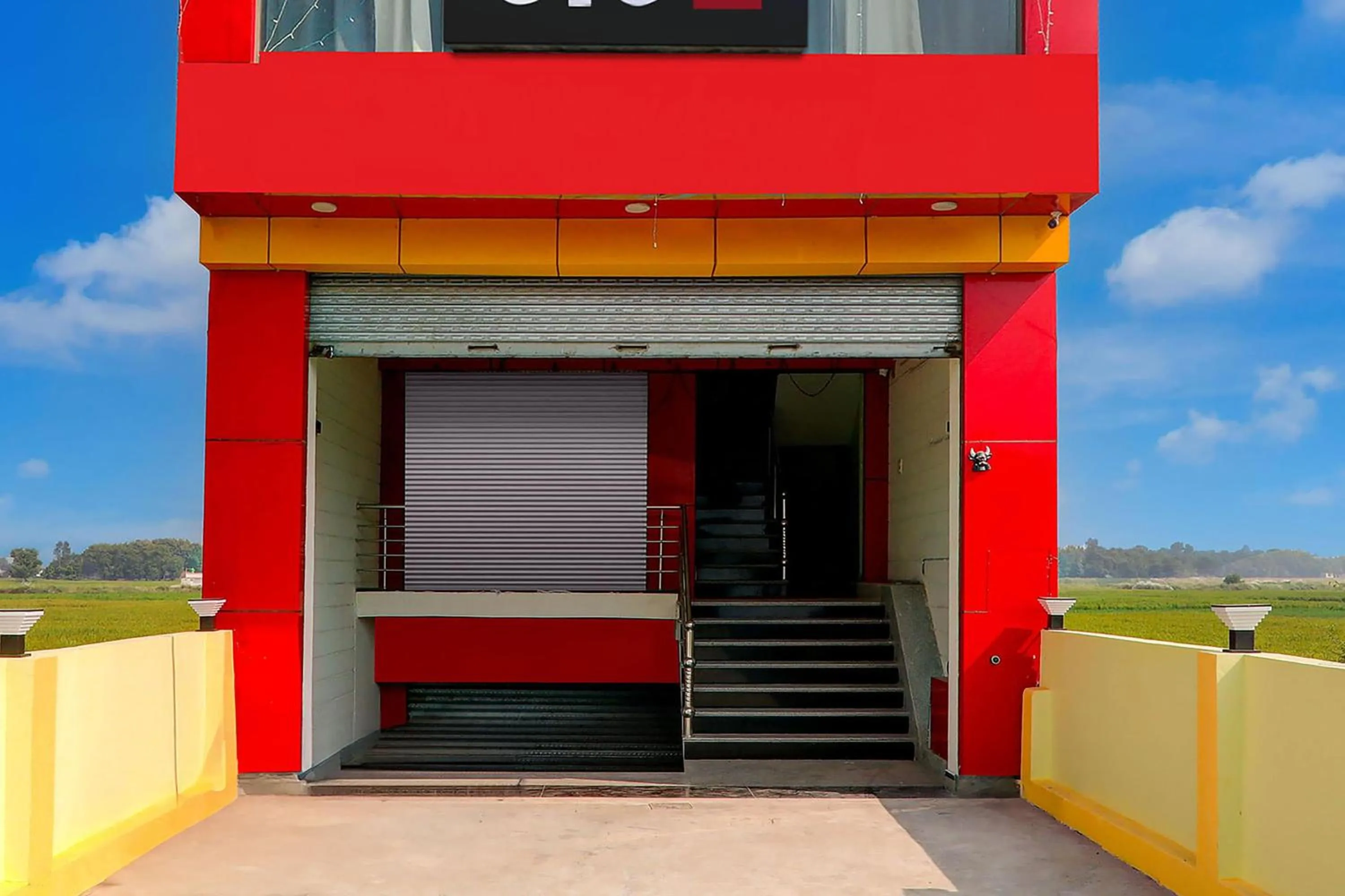 Facade/entrance in Hotel O SR Residency