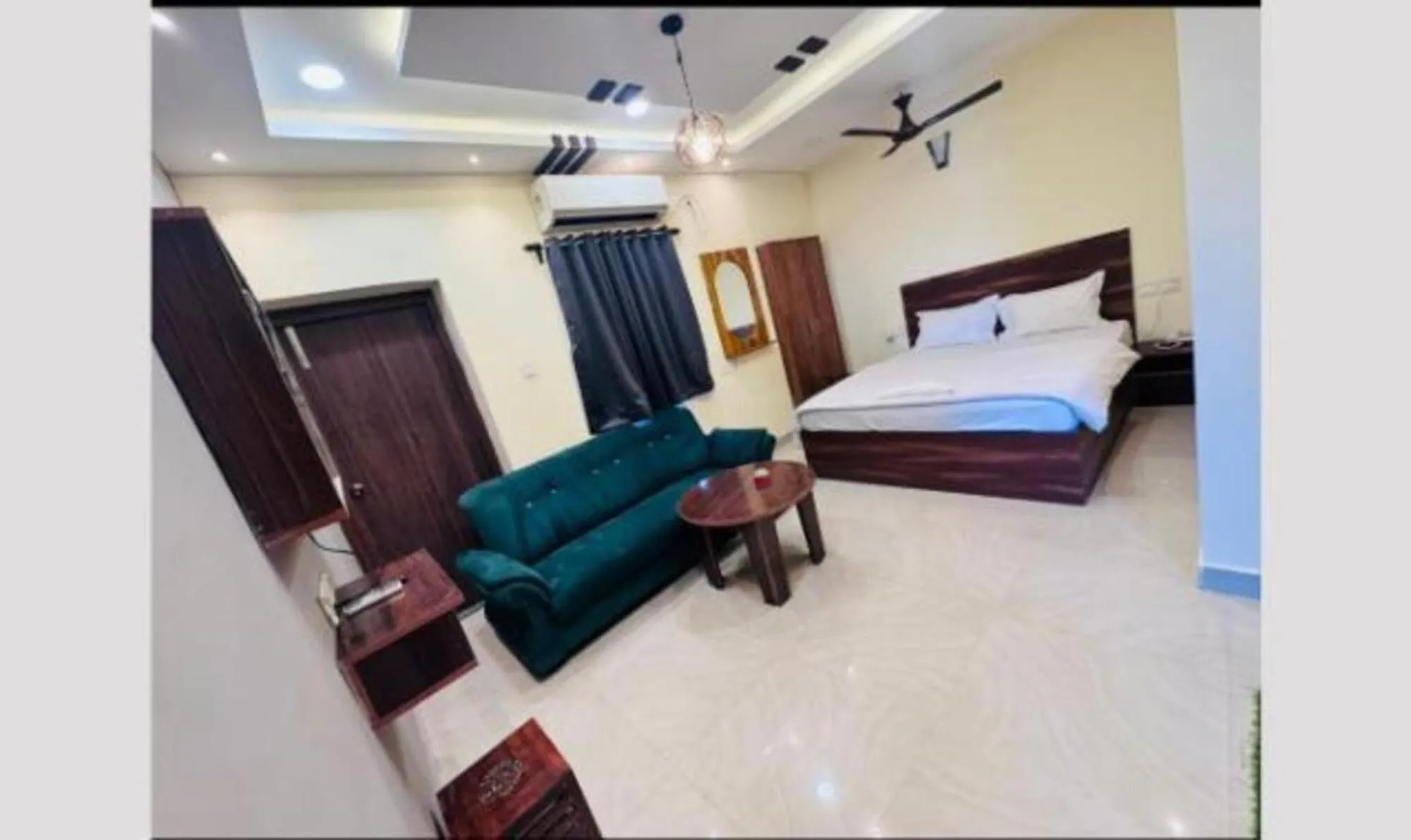 Bed in FabHotel HI Rise