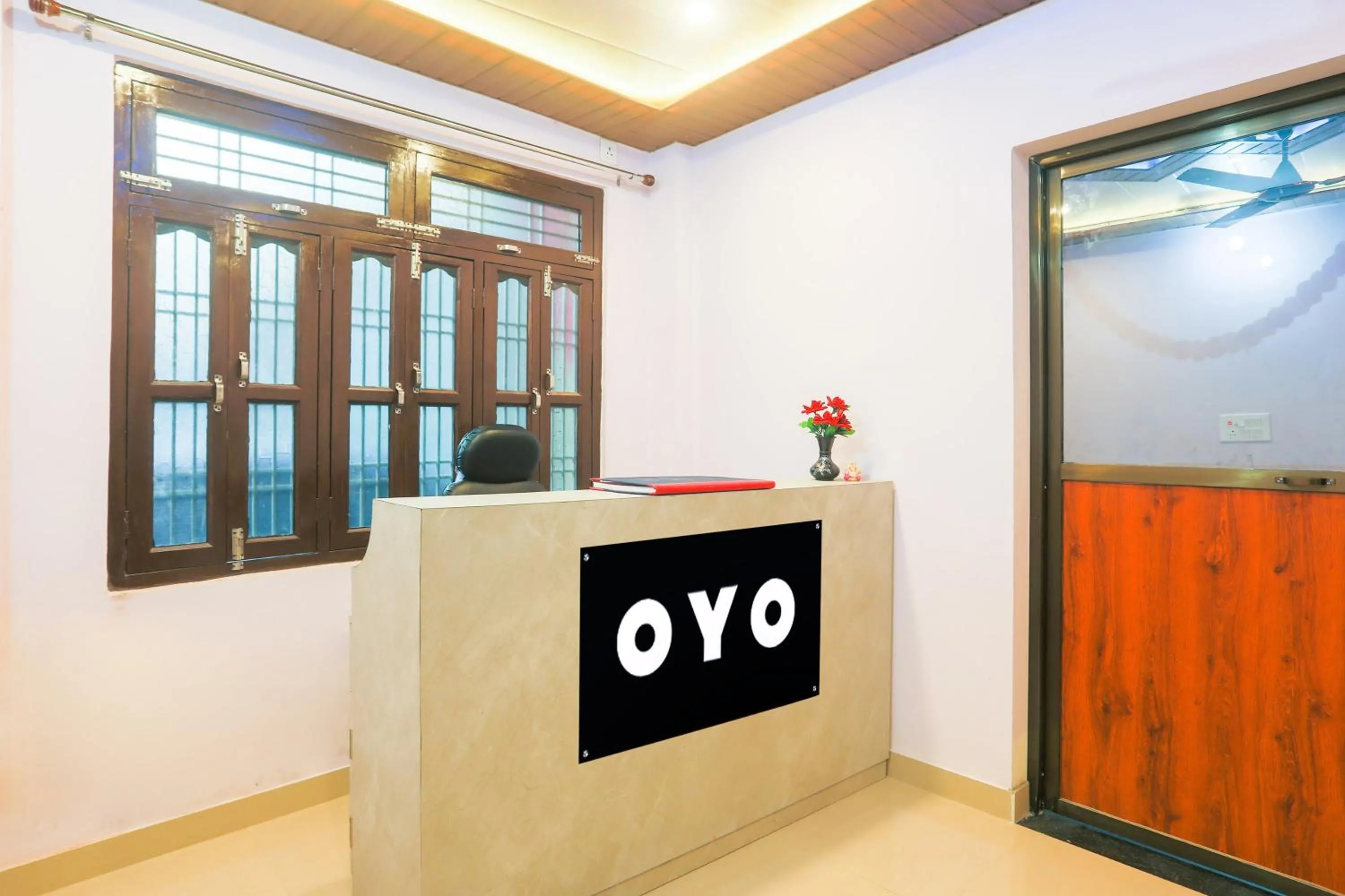 Lobby or reception in Hotel O National Banaras in