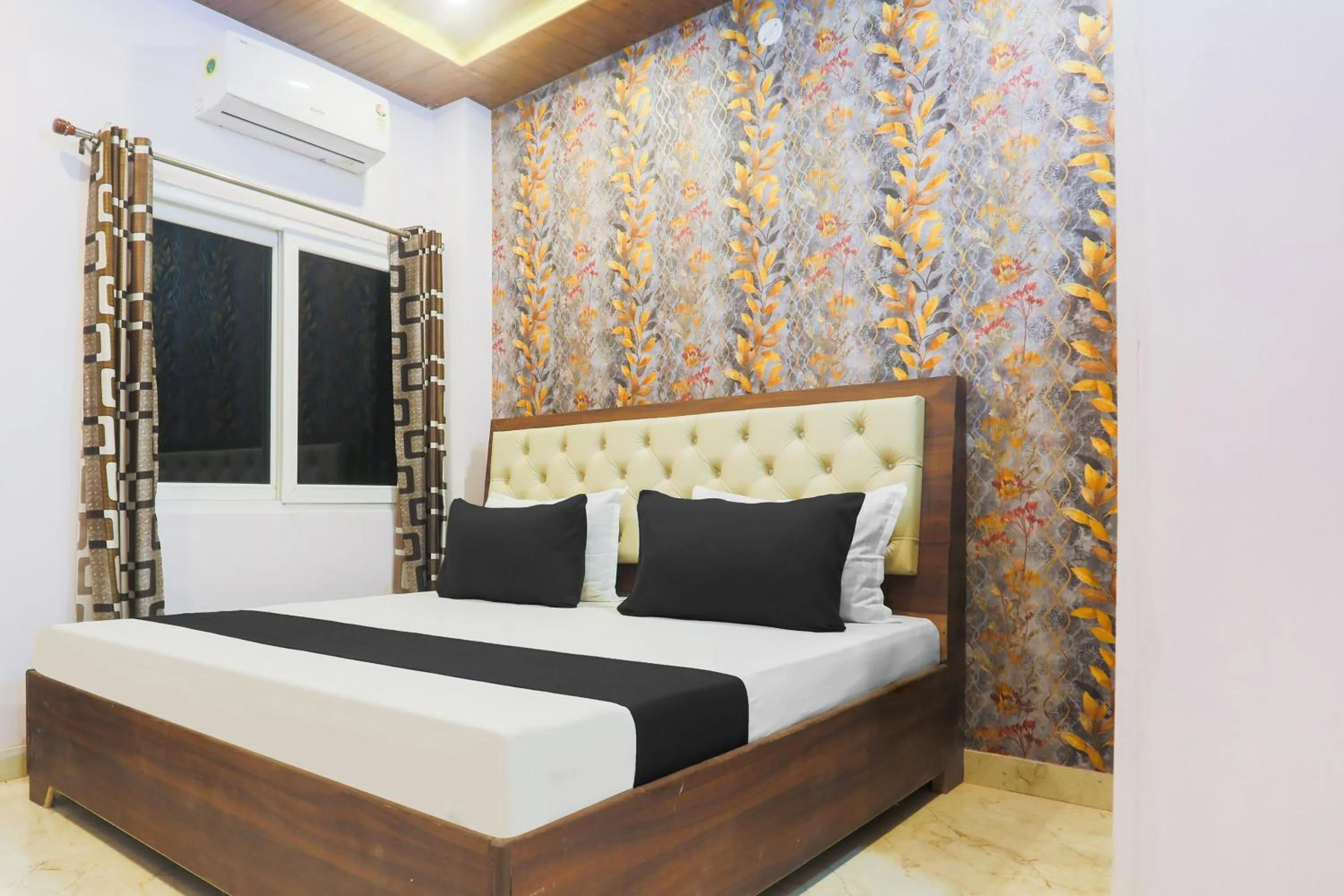 Bedroom, Bed in Hotel O National Banaras in