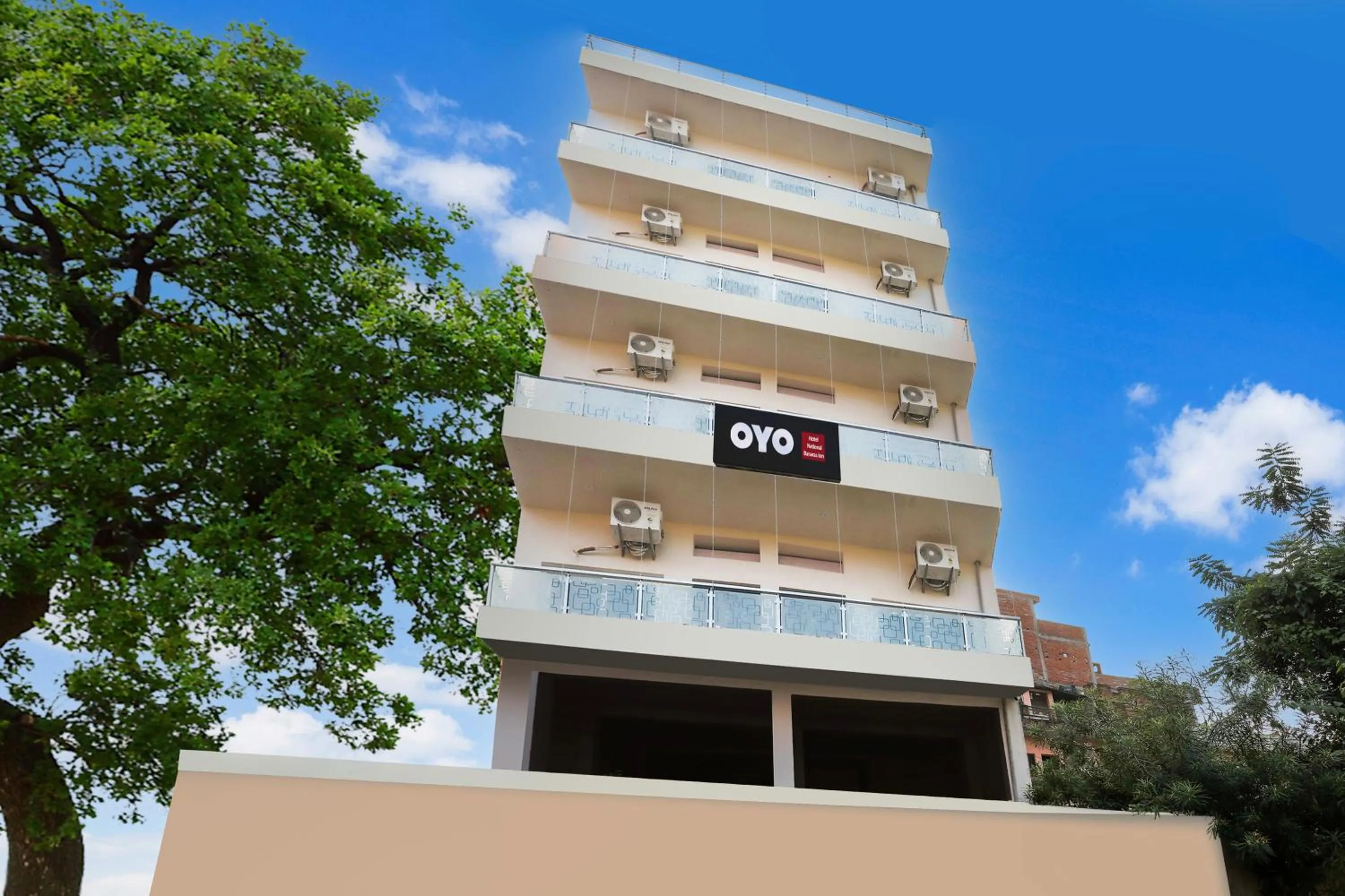 Facade/entrance in Hotel O National Banaras in