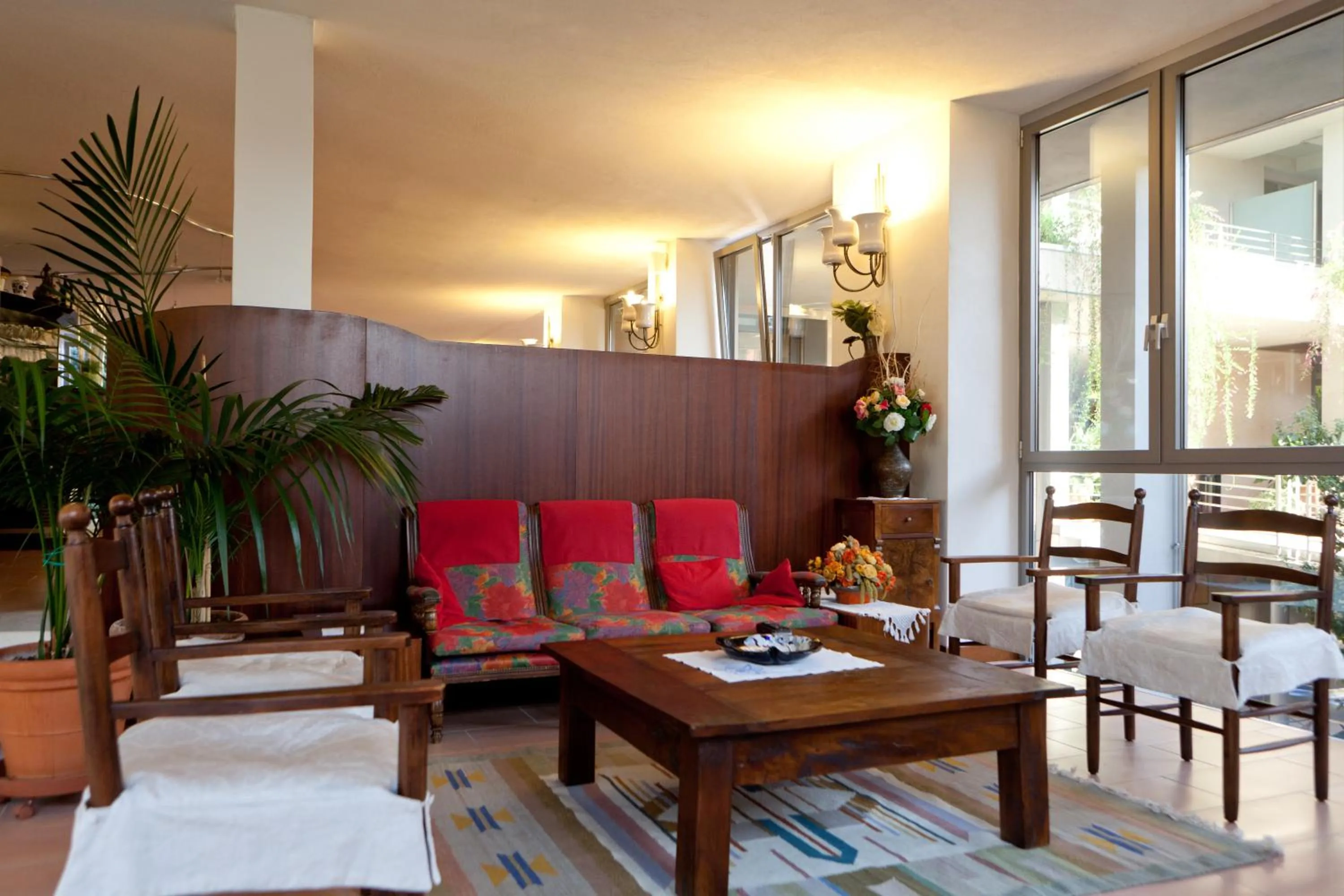 Communal lounge/ TV room in Hotel Idania