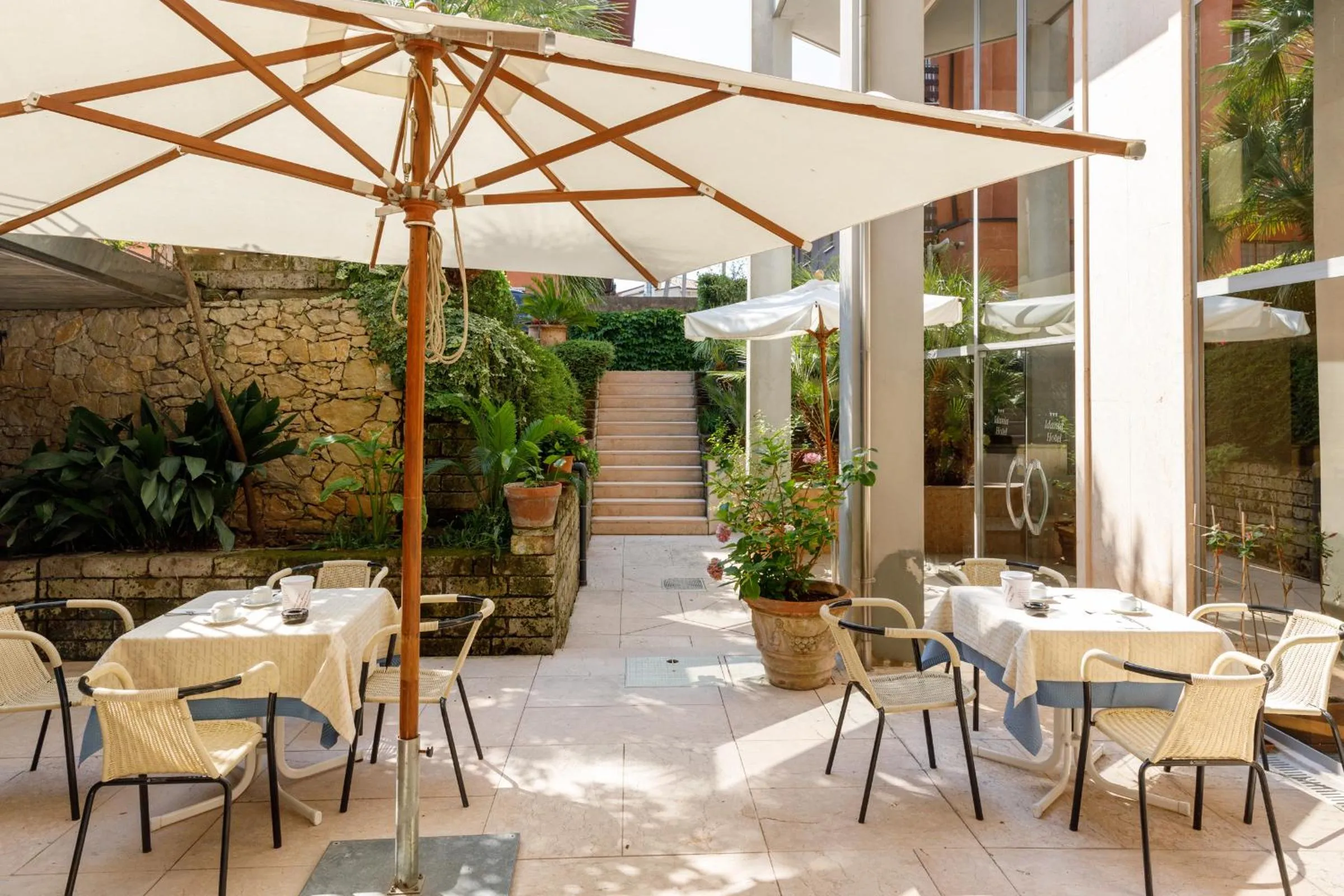 Breakfast in Hotel Idania